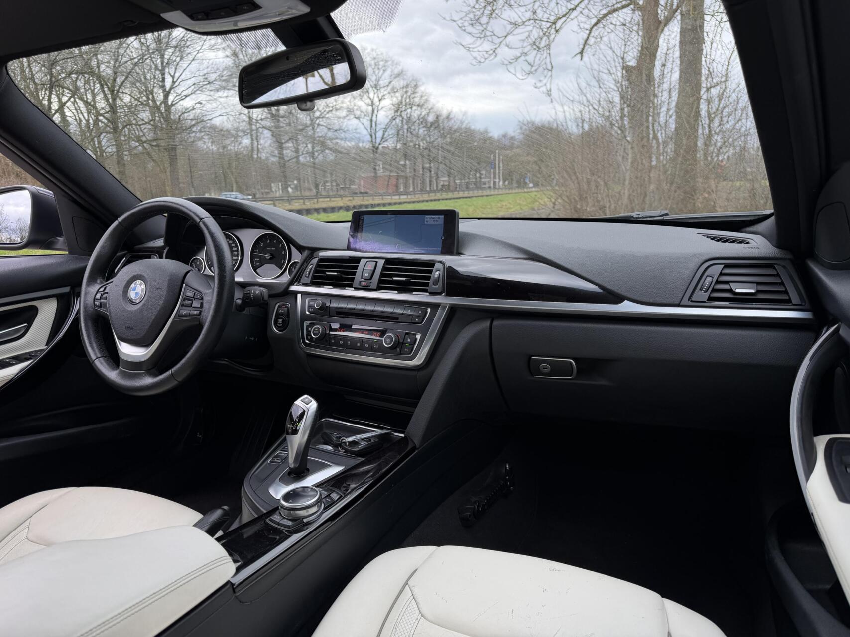 Foto van BMW 328i xDrive