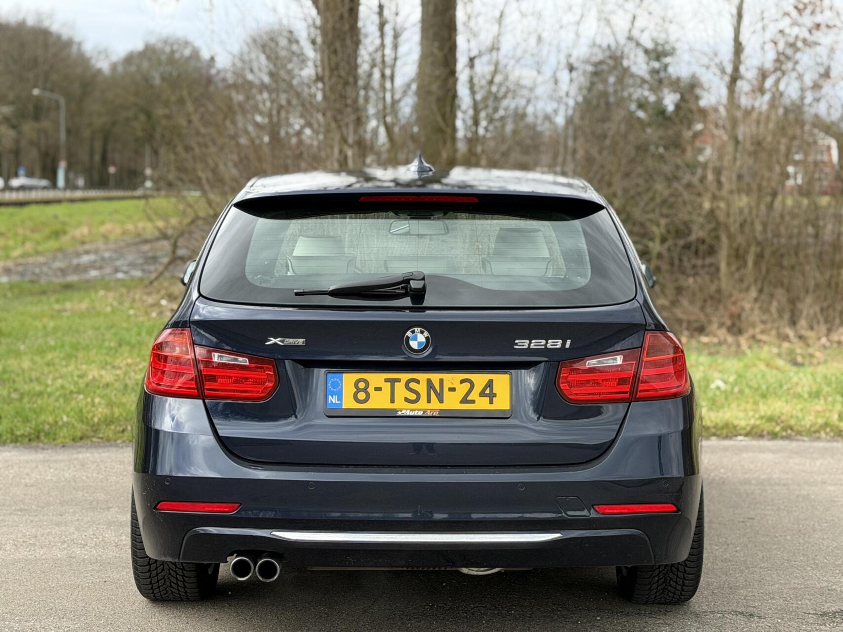 Foto van BMW 328i xDrive