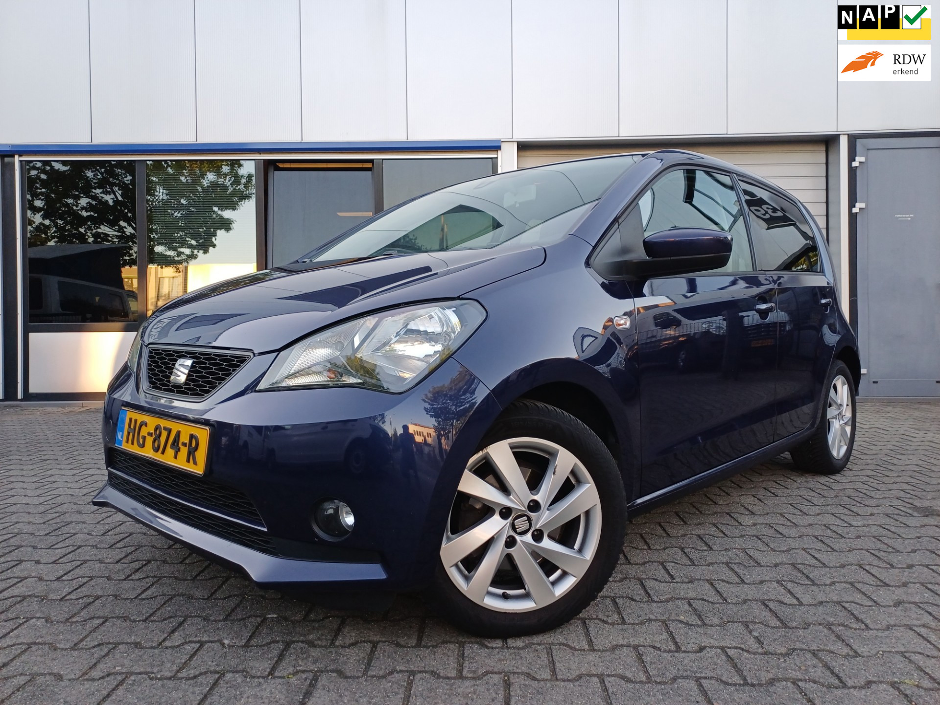 Seat Mii 1.0 Sport Connect NAVI/AIRCO/LMV/PDC/LEDER 2016 - voorkant