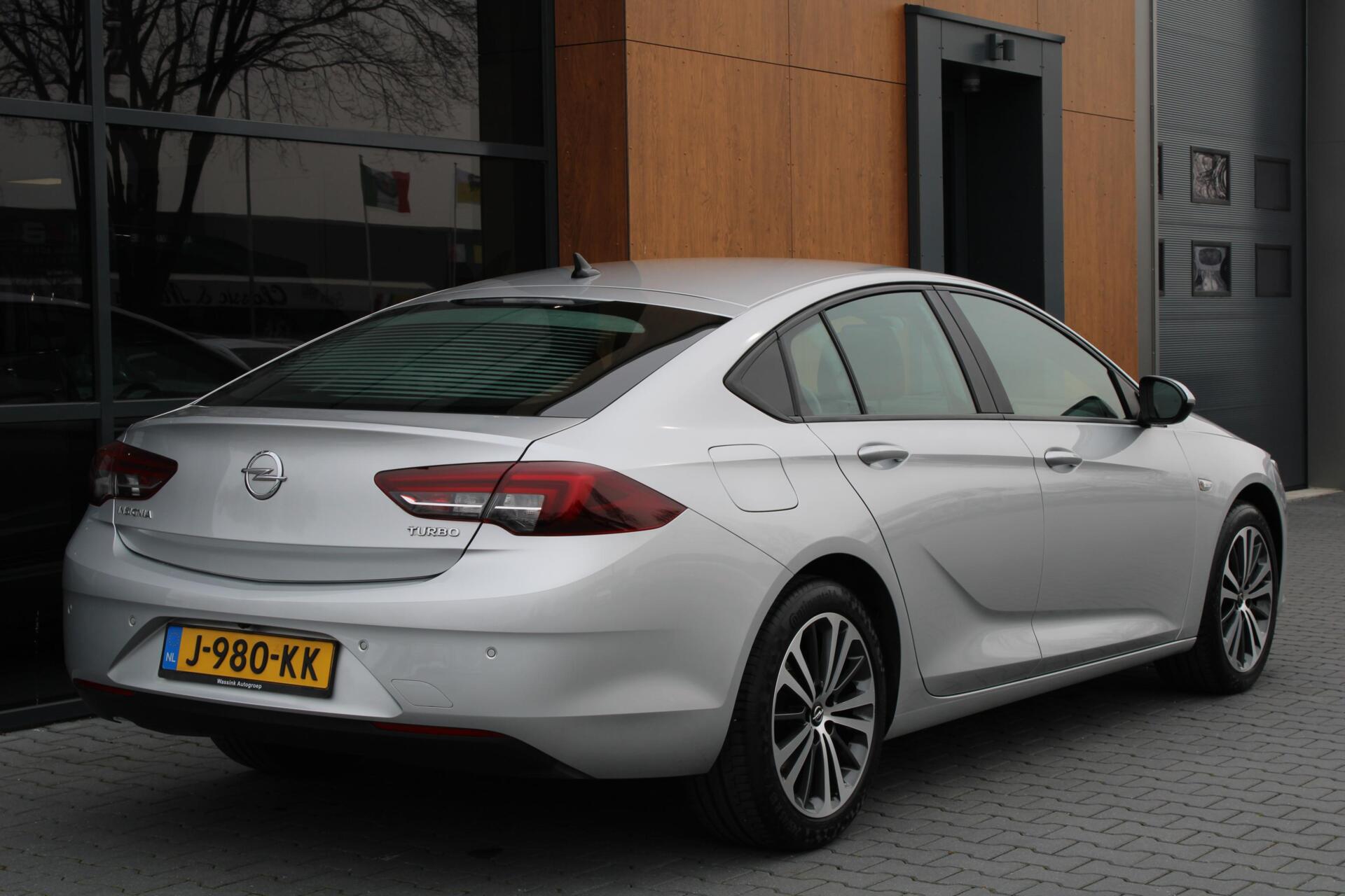 Foto van Opel Insignia Grand Sport