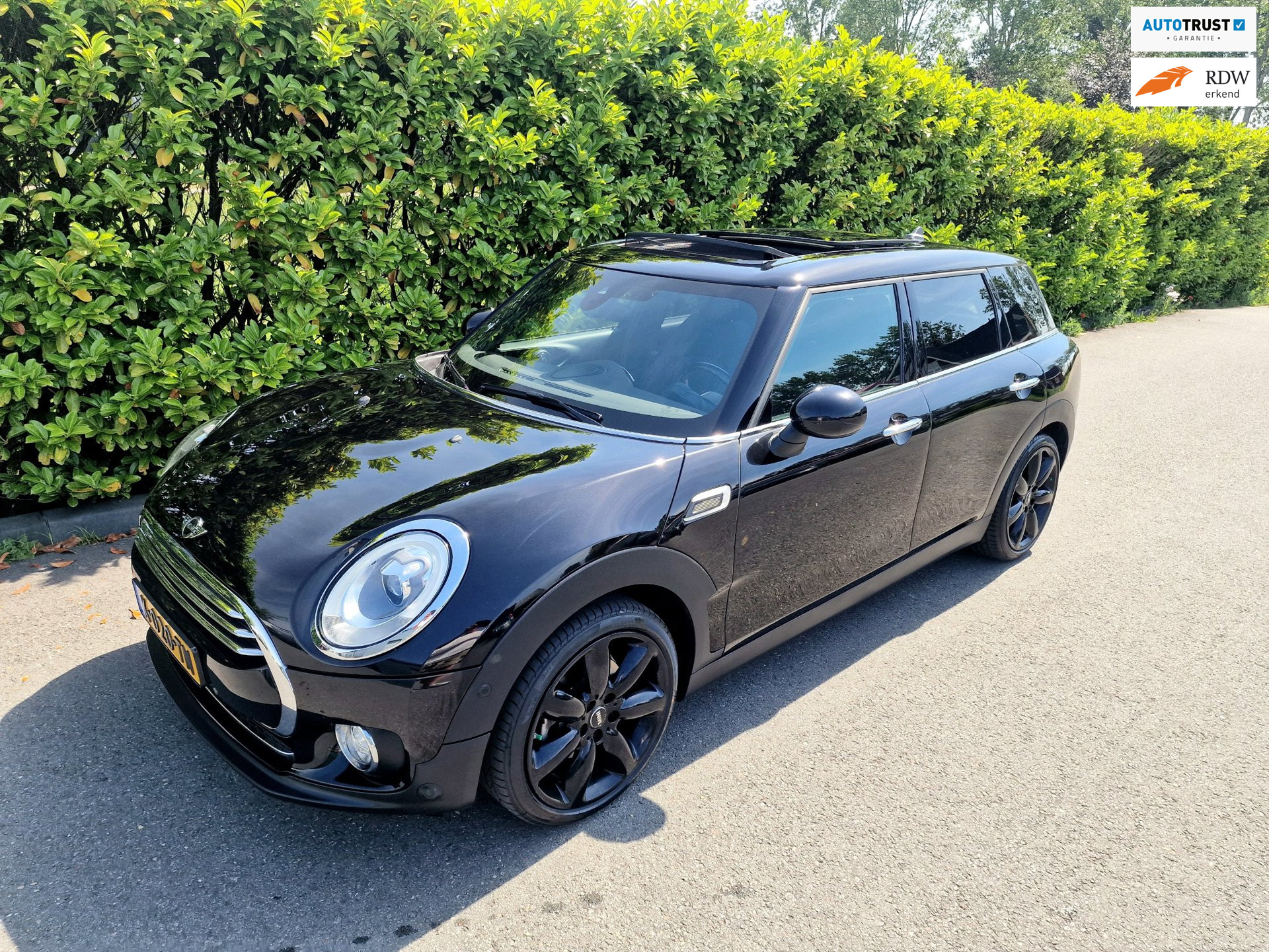 Foto van MINI CLUBMAN COOPER