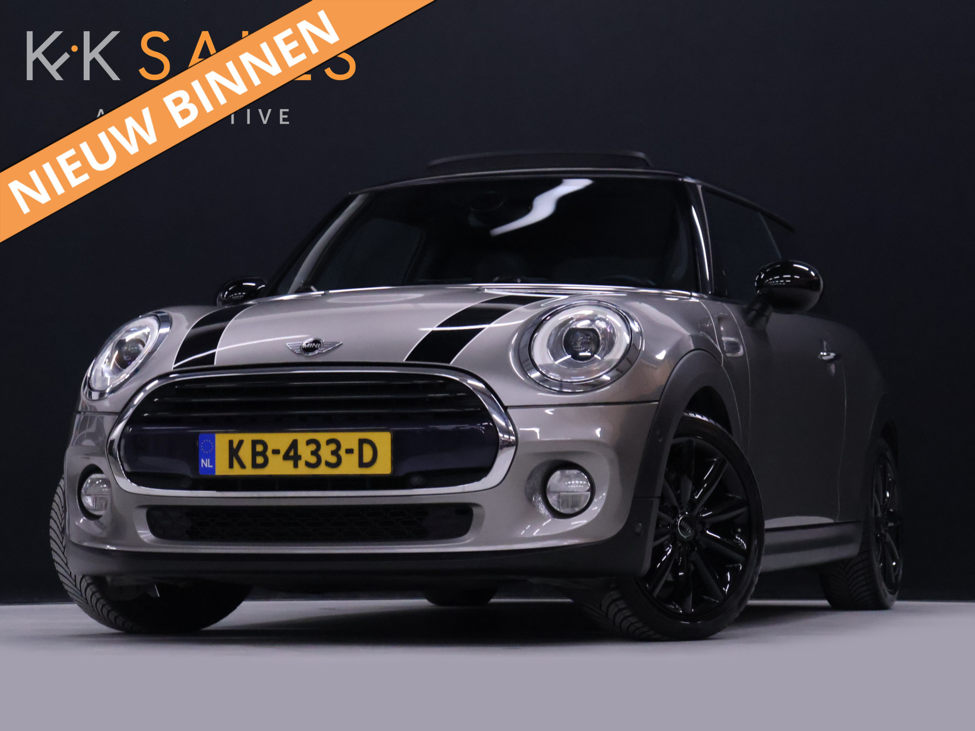 Mini Cooper 1.5 Cooper Chili Serious Business JCW 2016 - voorkant