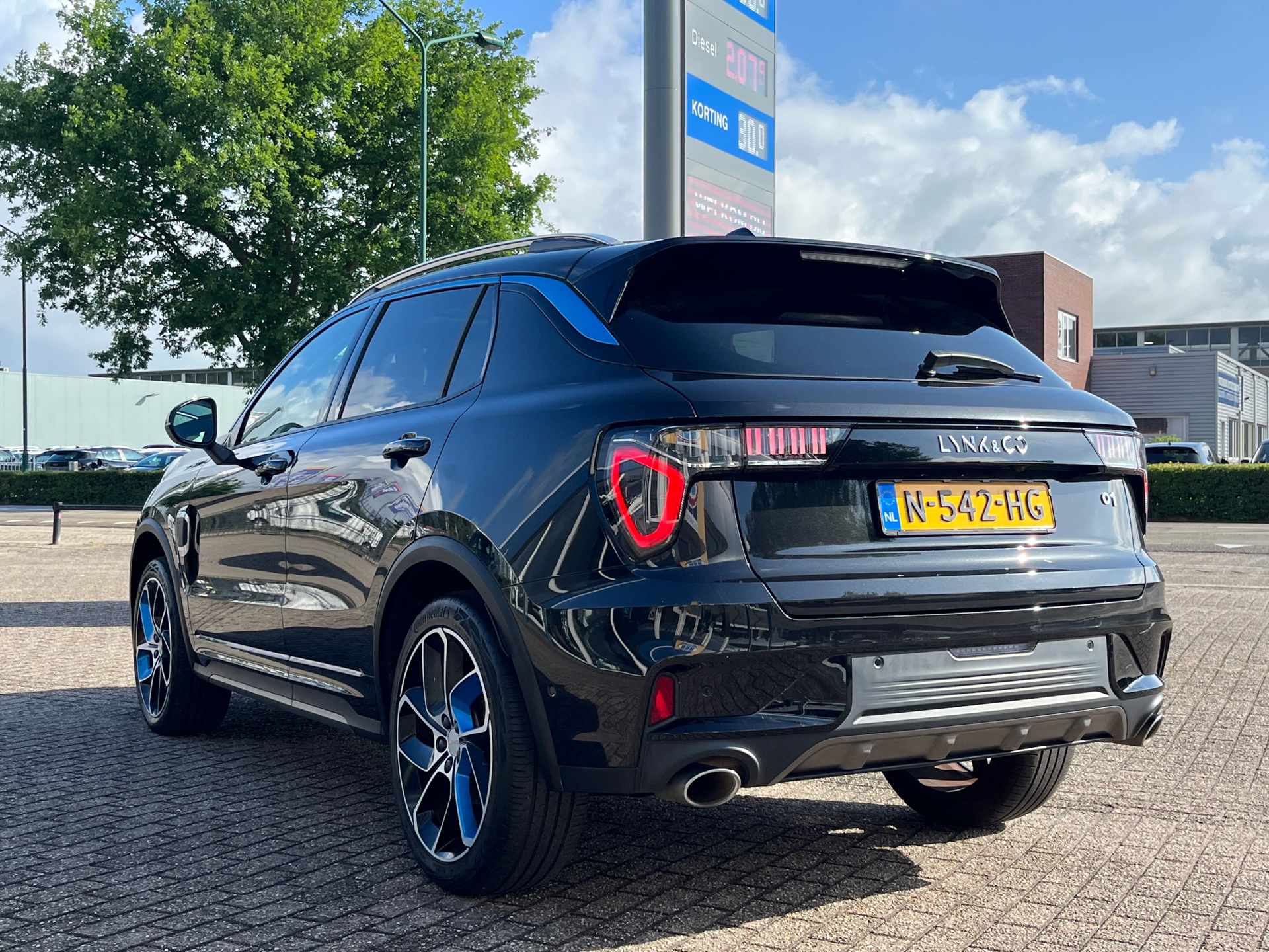 Foto van Lynk&co LYNK & Co 01