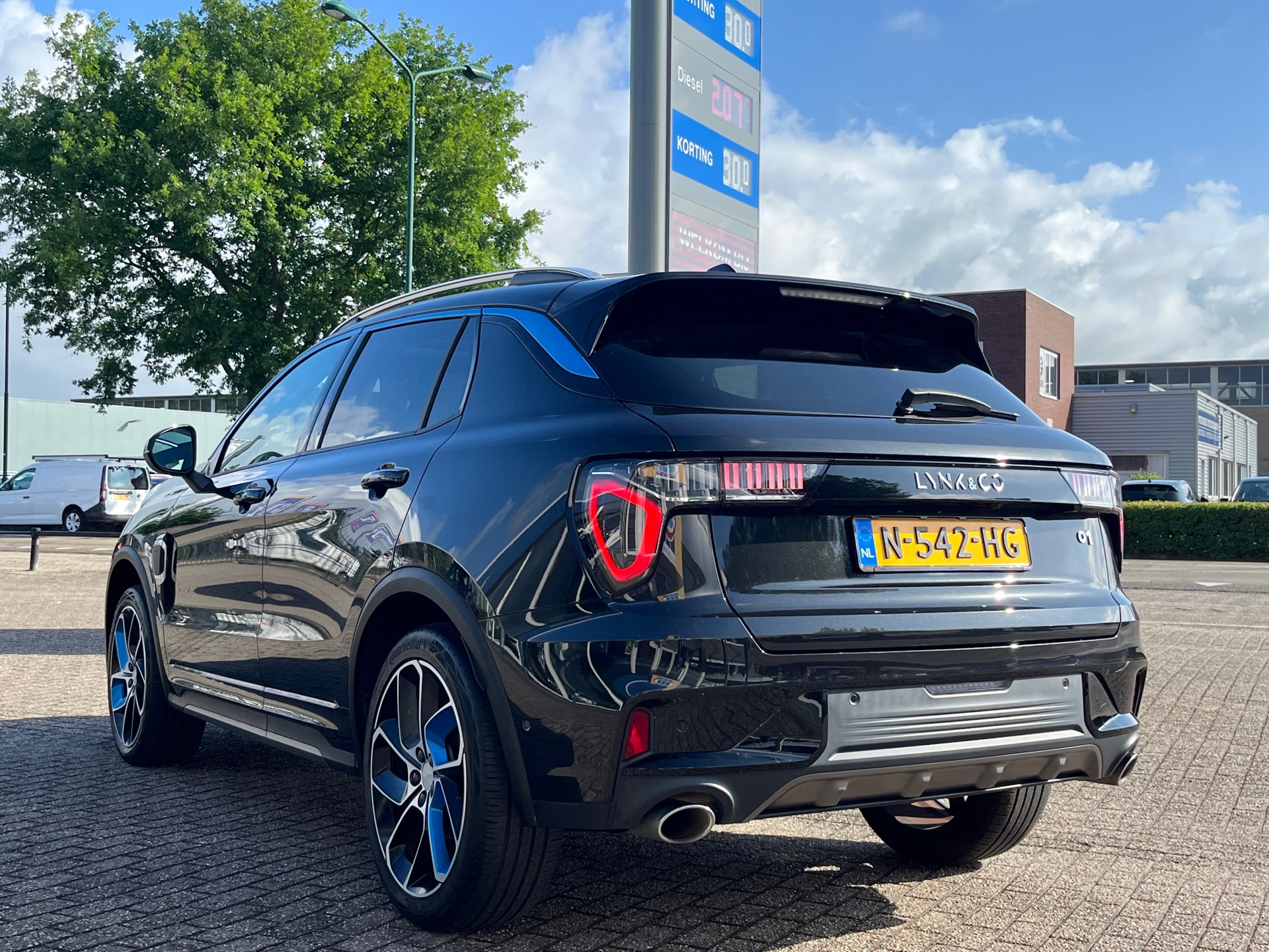Foto van Lynk&co LYNK & Co 01