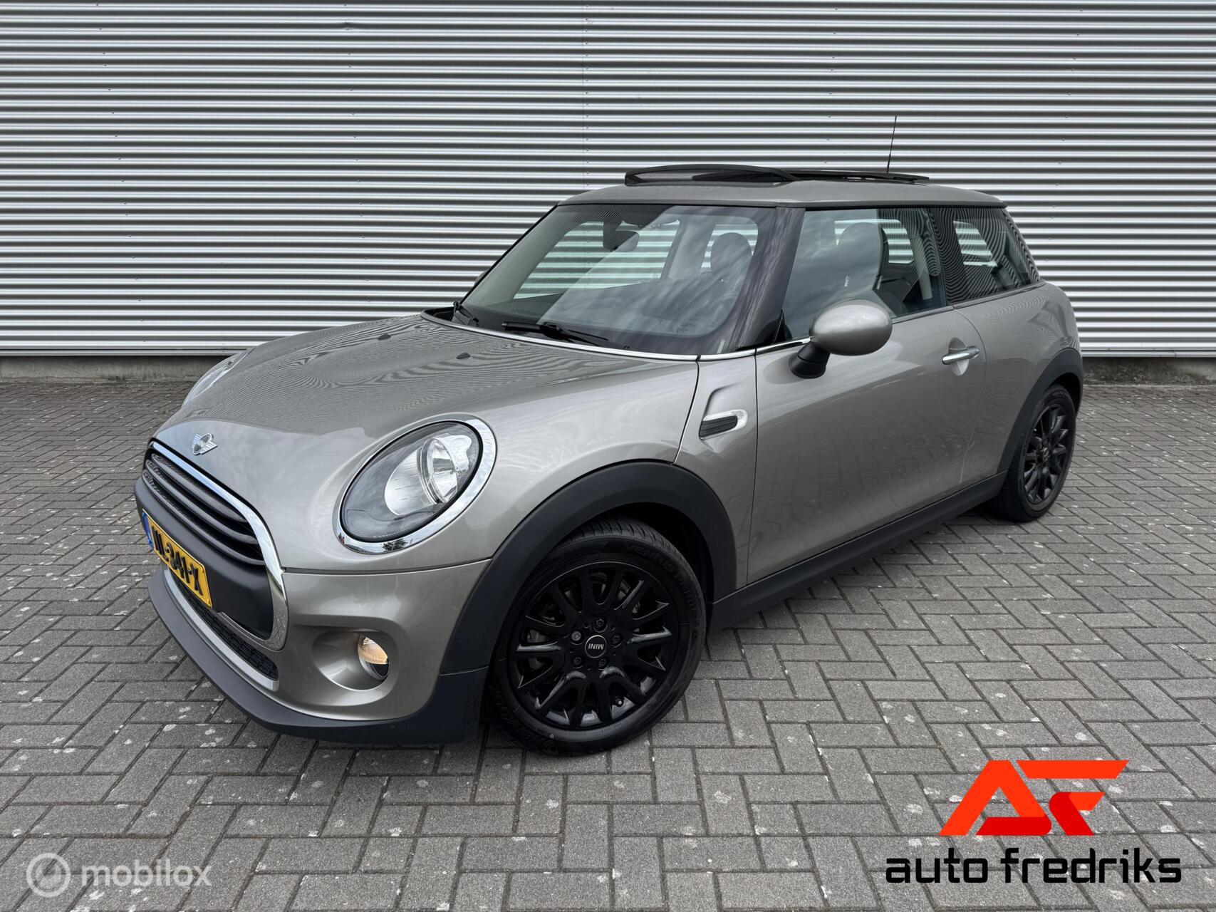 Foto van MINI ONE