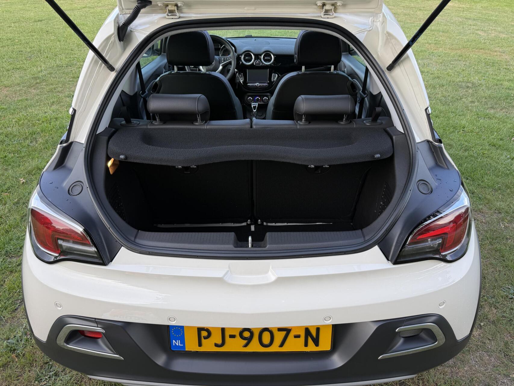 Foto van Opel Adam