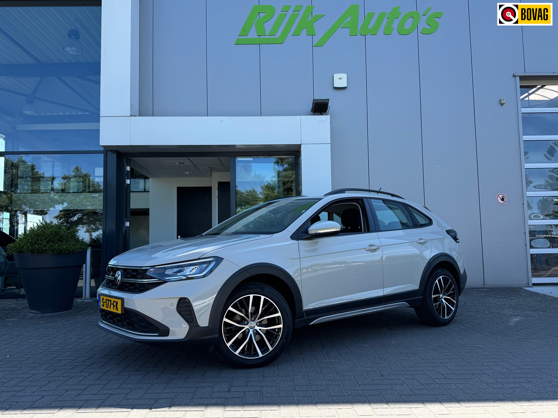Volkswagen Taigo 1.0 TSI Life Business * Carplay * Stoelverwarming * PDC 2X * NAP 2023 - voorkant