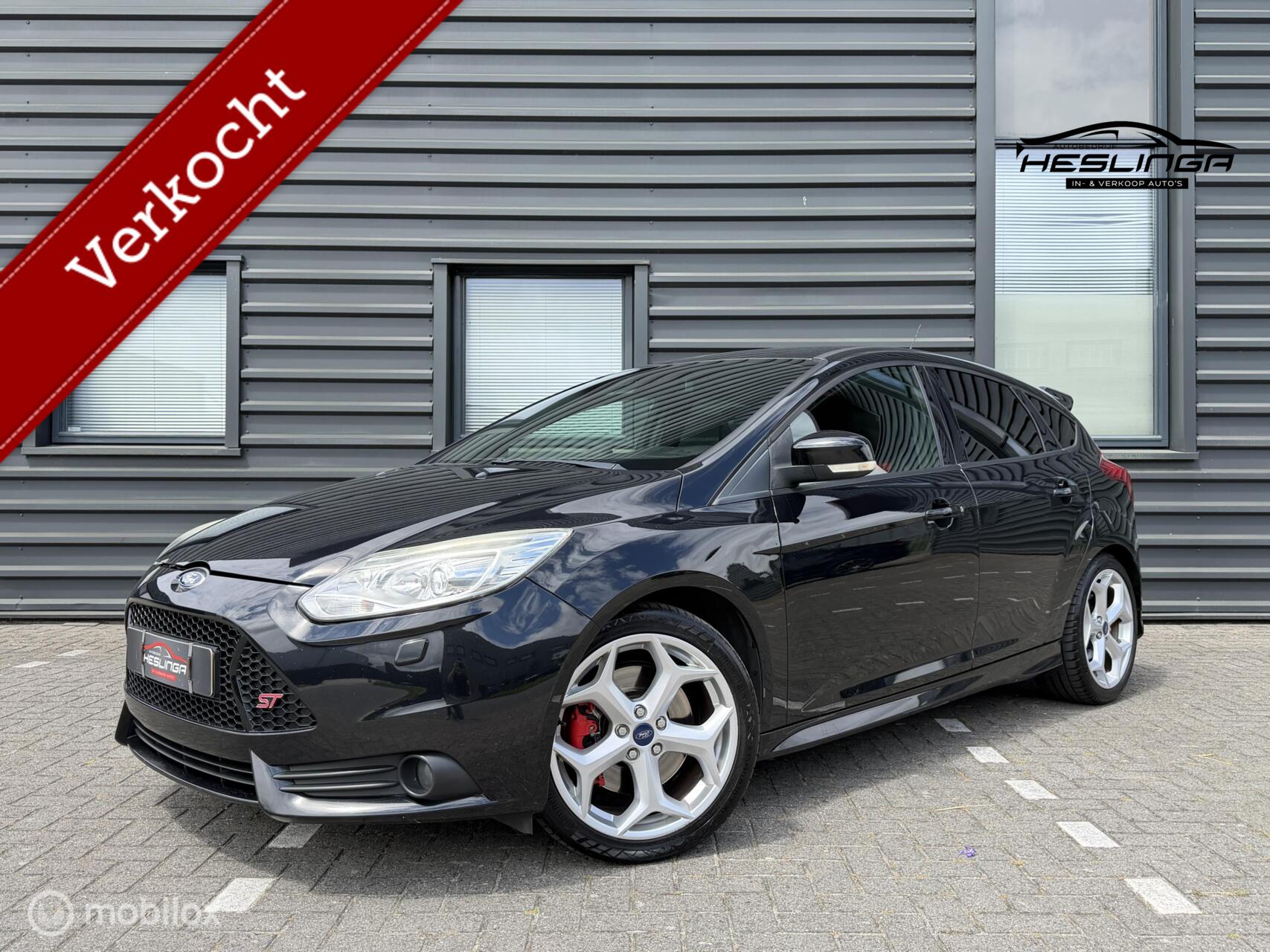Ford Focus 2.0 EcoBoost ST-3 | Nieuwe APK | 250PK 2012 - voorkant