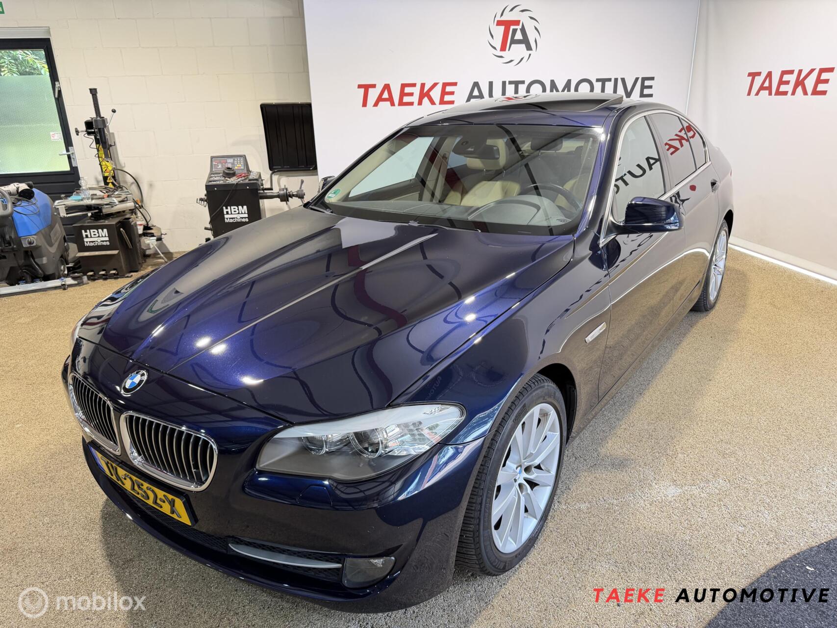 BMW 523i 523i High Executive 2010 - voorkant