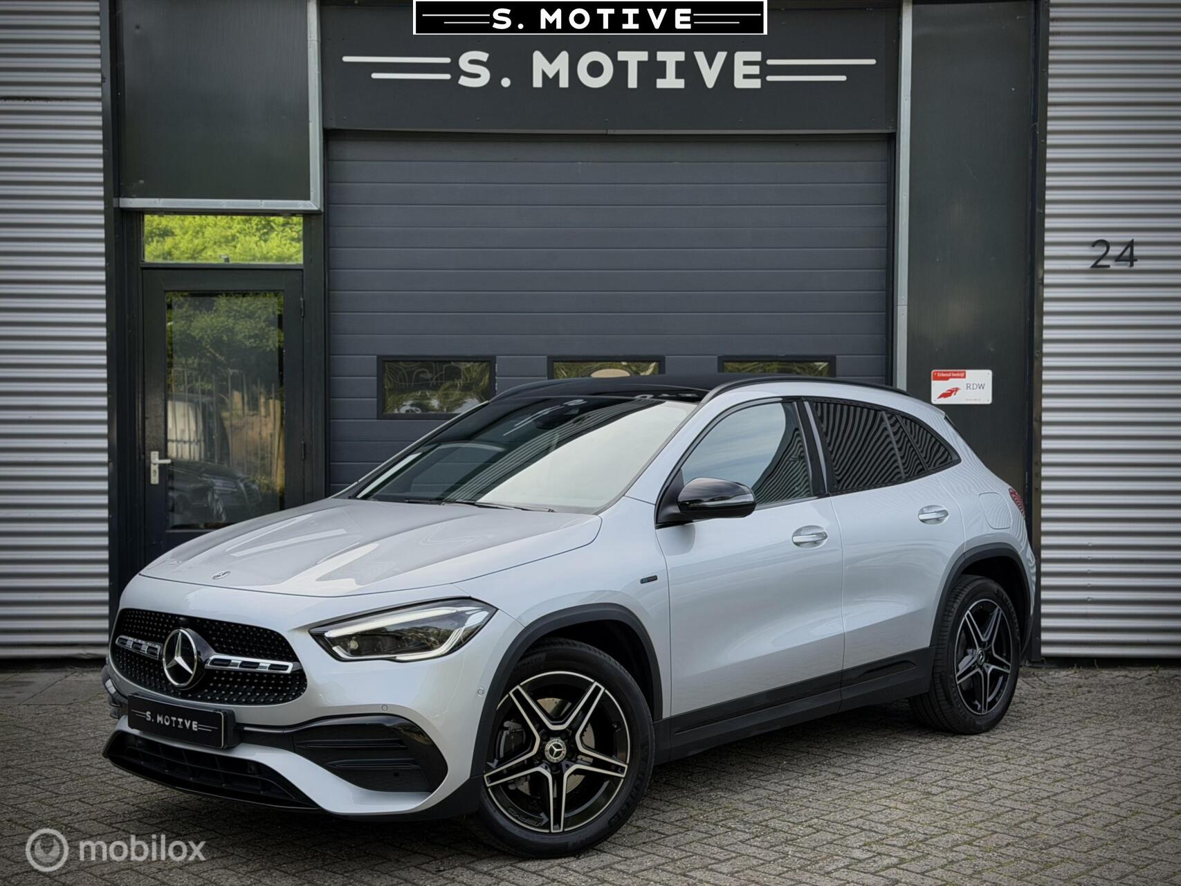 Mercedes-Benz Gla 250 E 250 e AMG Line. Pano, Trekhaak, Memory Org Nederlands Geleverd! 2020 - voorkant