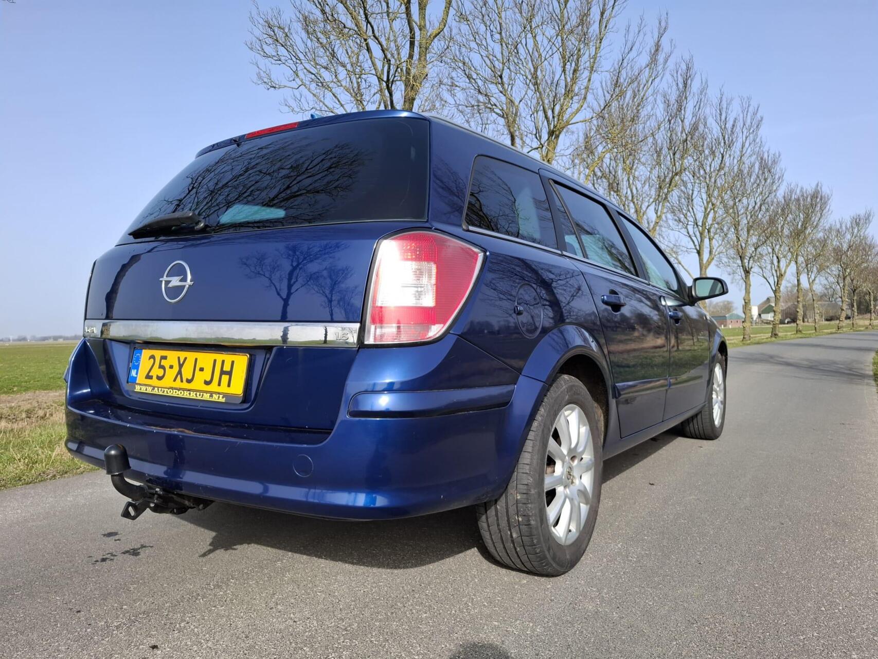 Foto van Opel Astra Wagon