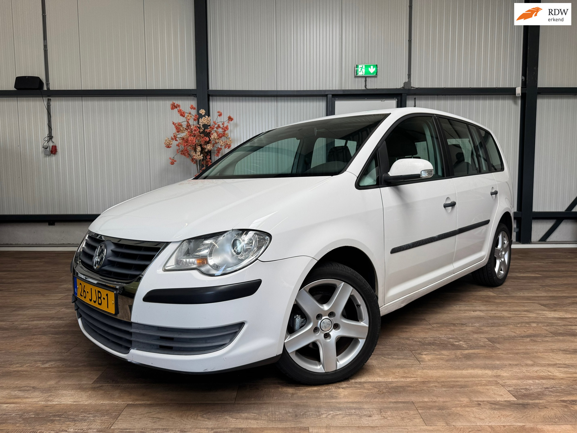 Volkswagen Touran 1.9 TDI automaat / 5pers / airco / export/meeneemprijs! 2009 - voorkant