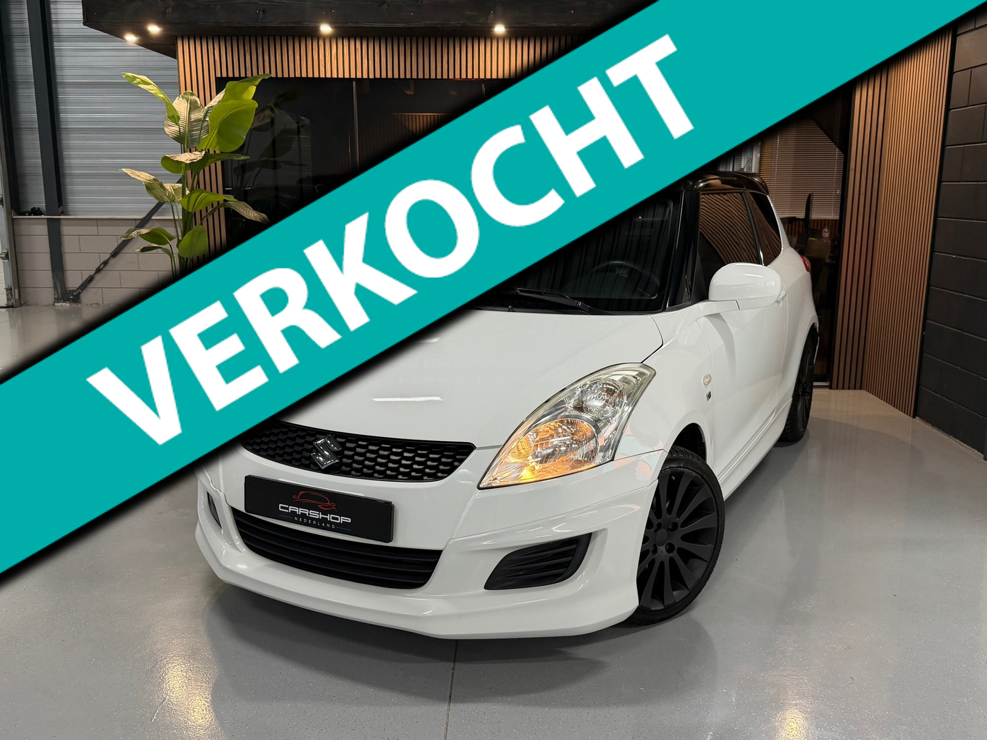 Suzuki Swift 1.2 Base X-ite APK/AIRCO/CARPLAY/CAMERA 2012 - voorkant