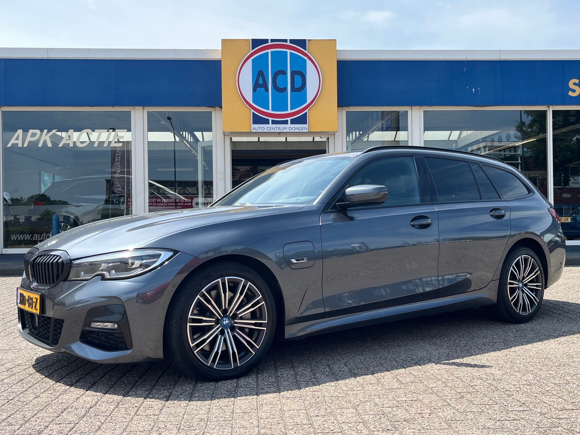 Foto van BMW 330e
