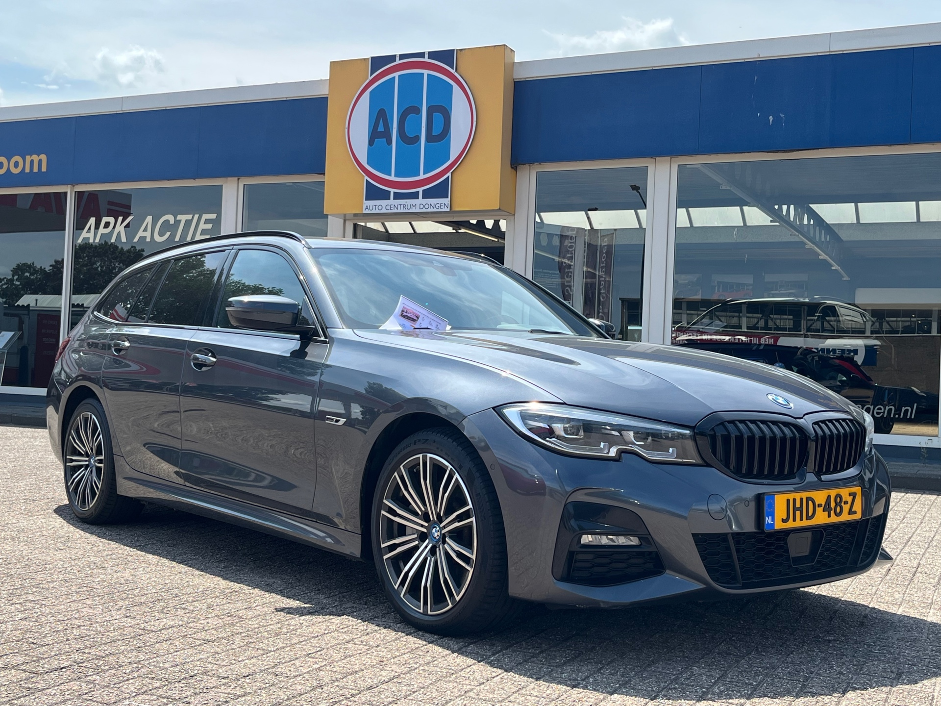 Foto van BMW 330e