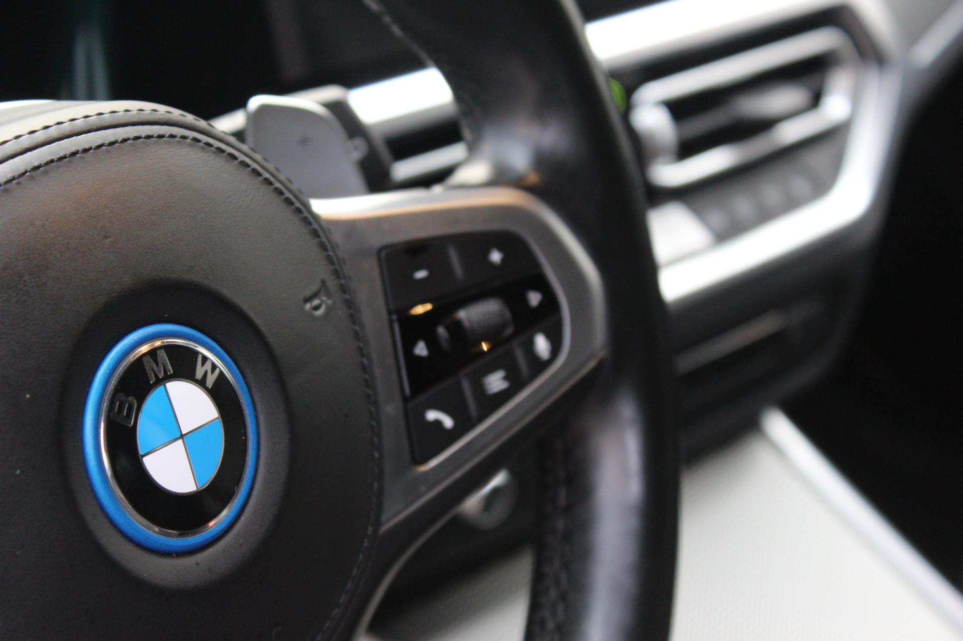 Foto van BMW 330e