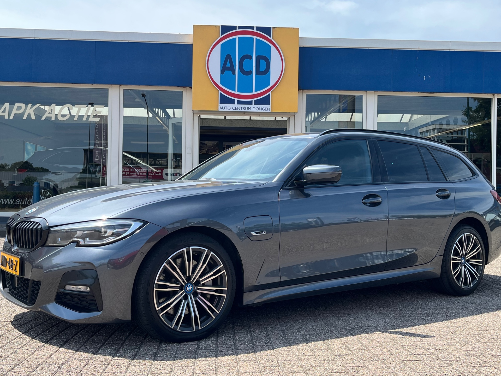 Foto van BMW 330e