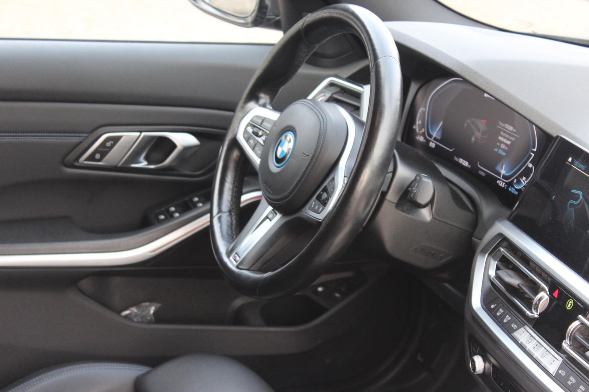 Foto van BMW 330e