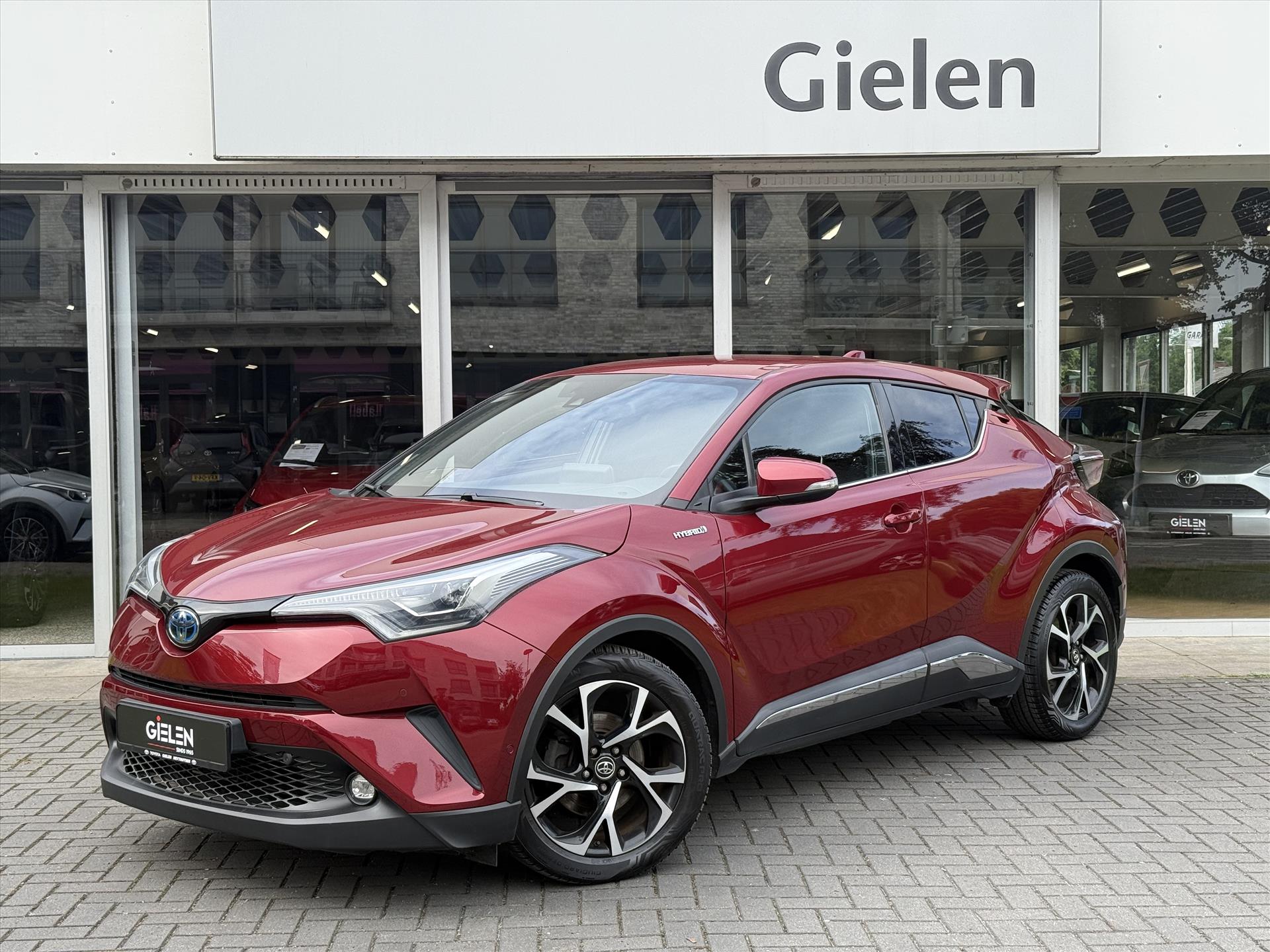 Toyota Toyota C-hr 1.8 Hybrid Style | LED Pakket, Dodehoekherkenning, Parkeersensoren, Stoelverwarming, Navigatie 2018 - voorkant