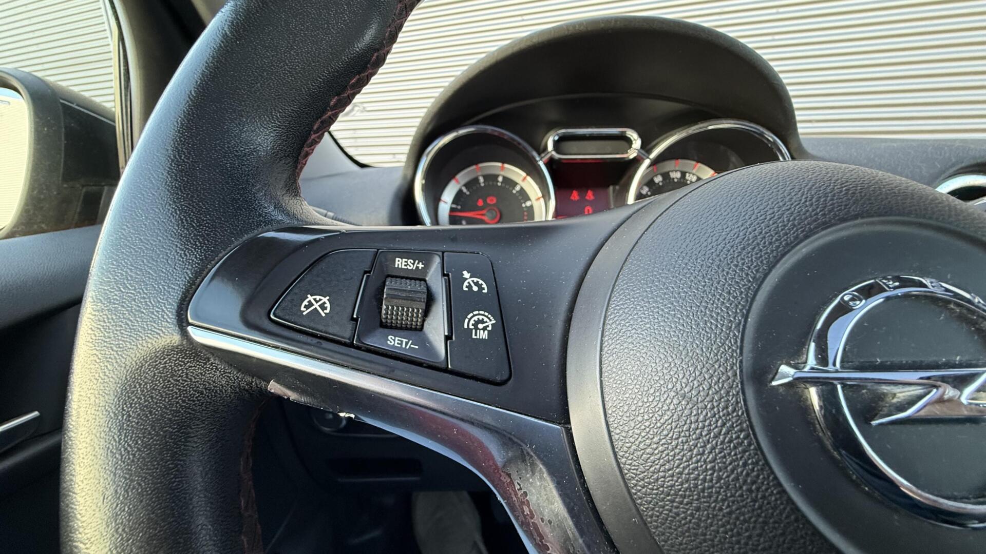 Foto van Opel Adam