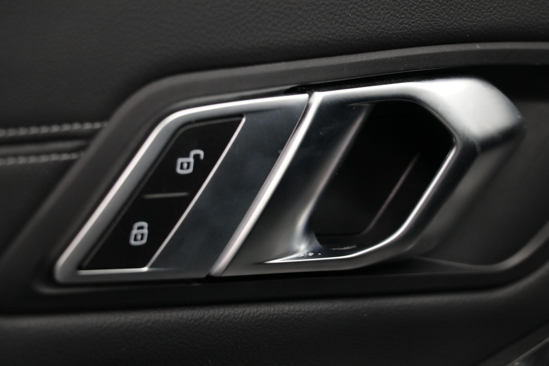 Foto van BMW 330e xDrive