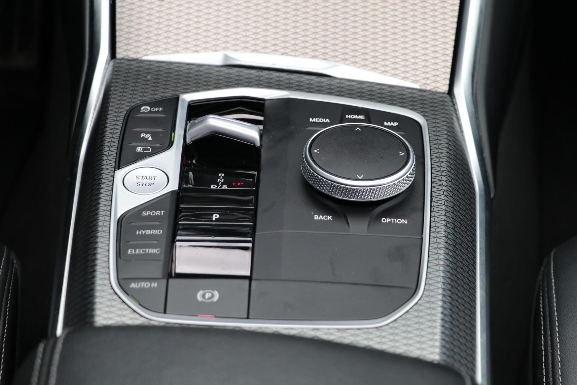 Foto van BMW 330e xDrive