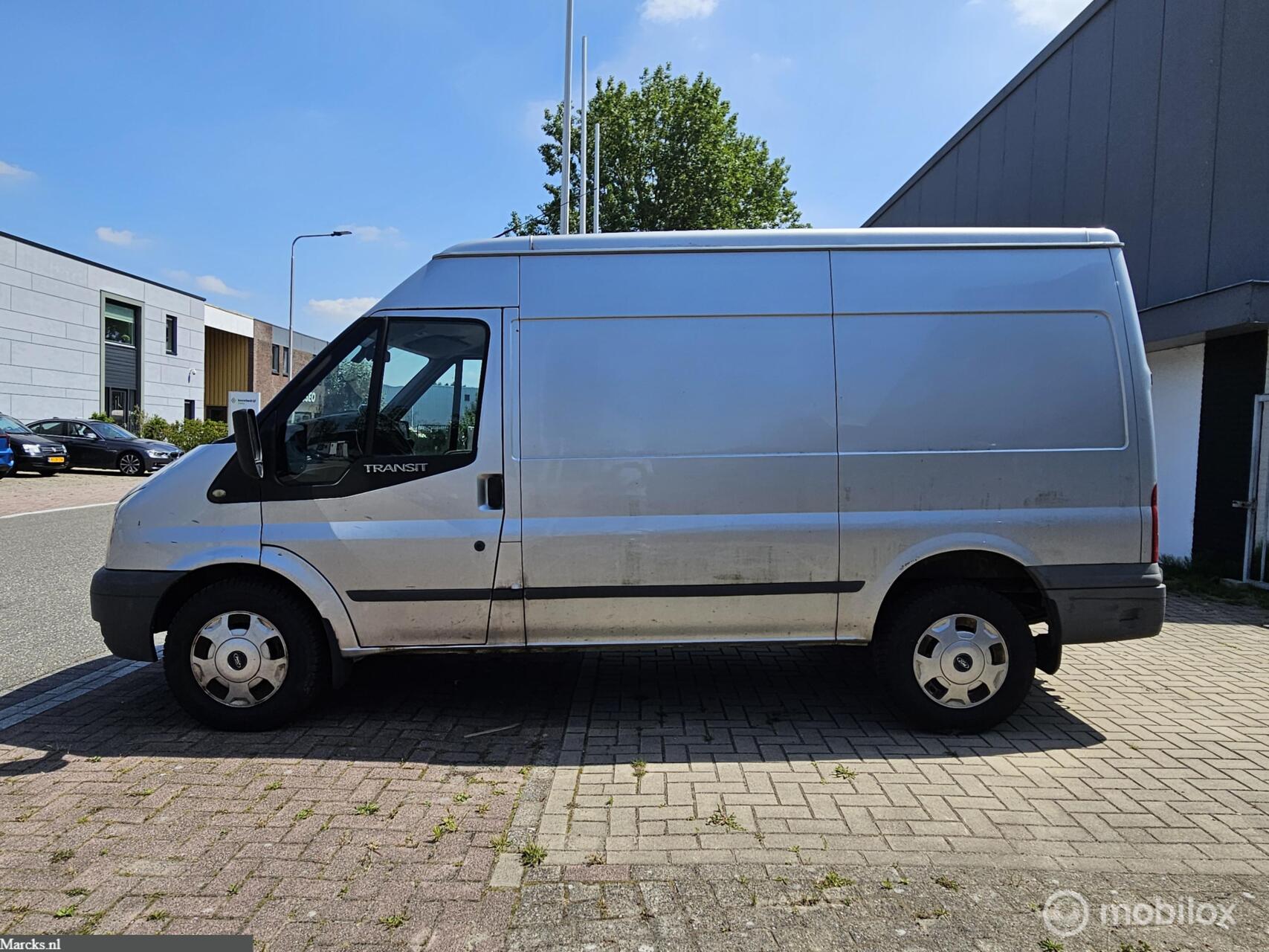 Foto van Ford Transit 350m Van 140dpf 4.27 AWD