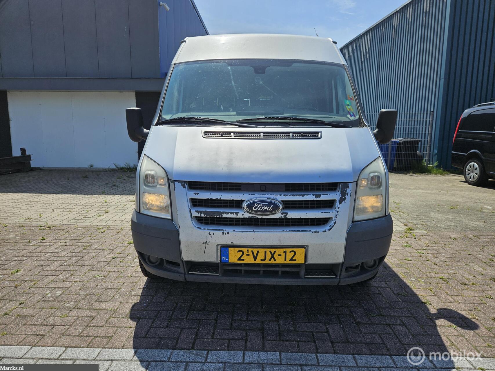 Foto van Ford Transit 350m Van 140dpf 4.27 AWD