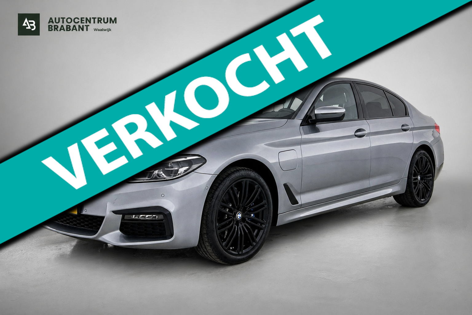 BMW 530e Iperformance 530e iPerformance High Executive M-Sport | 252PK | Dealer onderH | Sfeerverl | Head-up | StoelverW | Camera | Carplay 2020 - voorkant