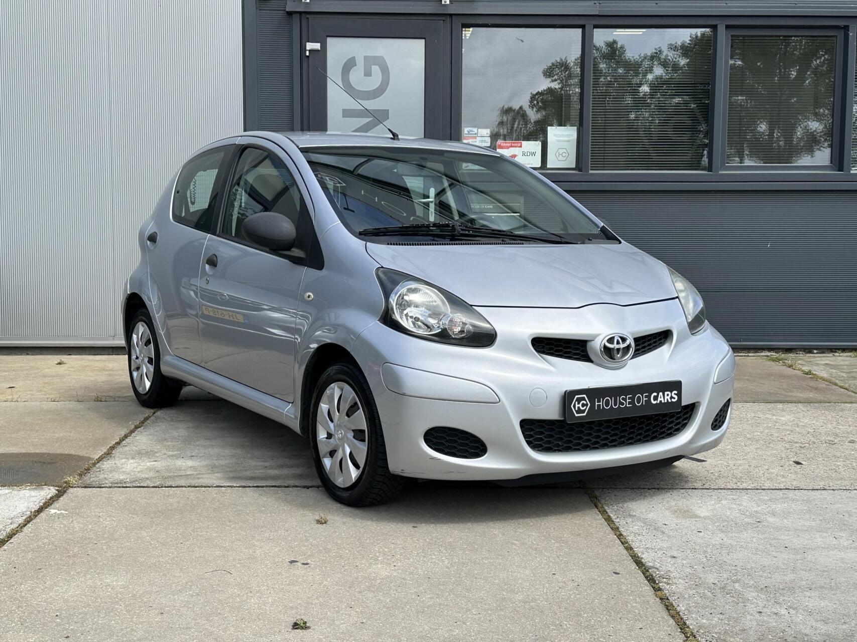 Toyota Toyota Aygo 1.0 12V Access 5-Deurs Radio/CD/AUX 2009 - voorkant