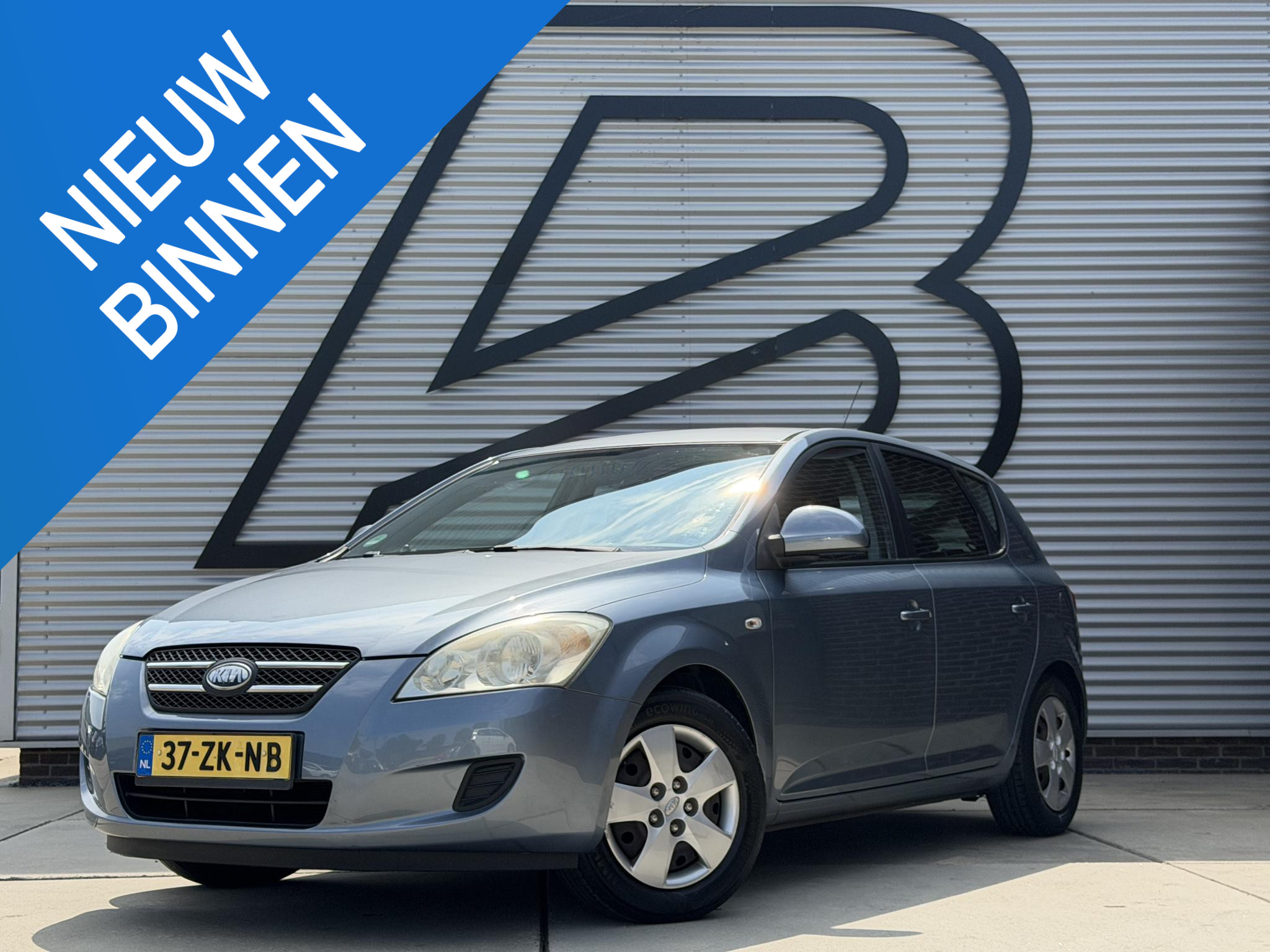 Kia Cee D 1.4 X-tra 2008 - voorkant