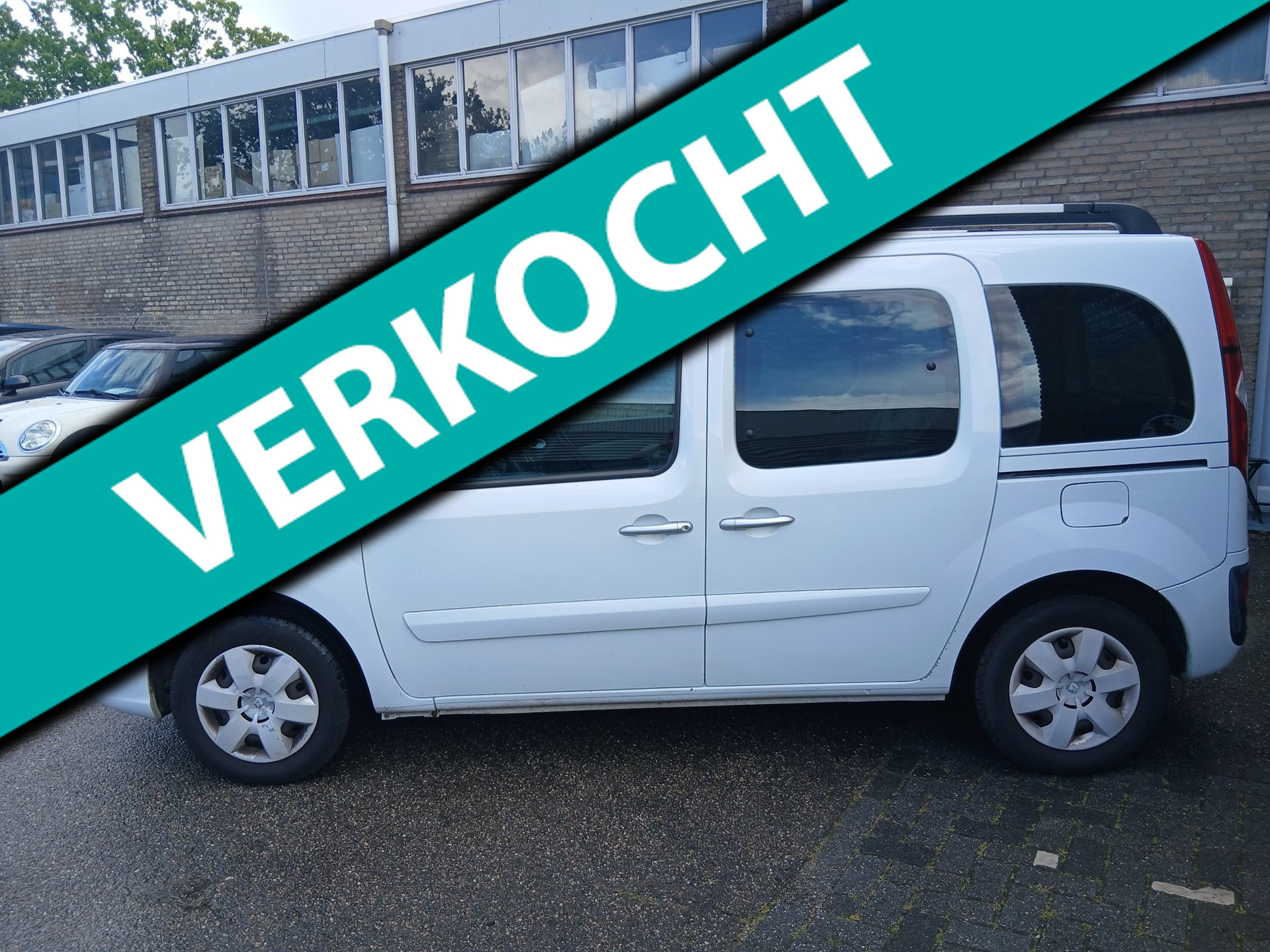 Renault Kangoo 1.6-16V Authentique 2012 - voorkant