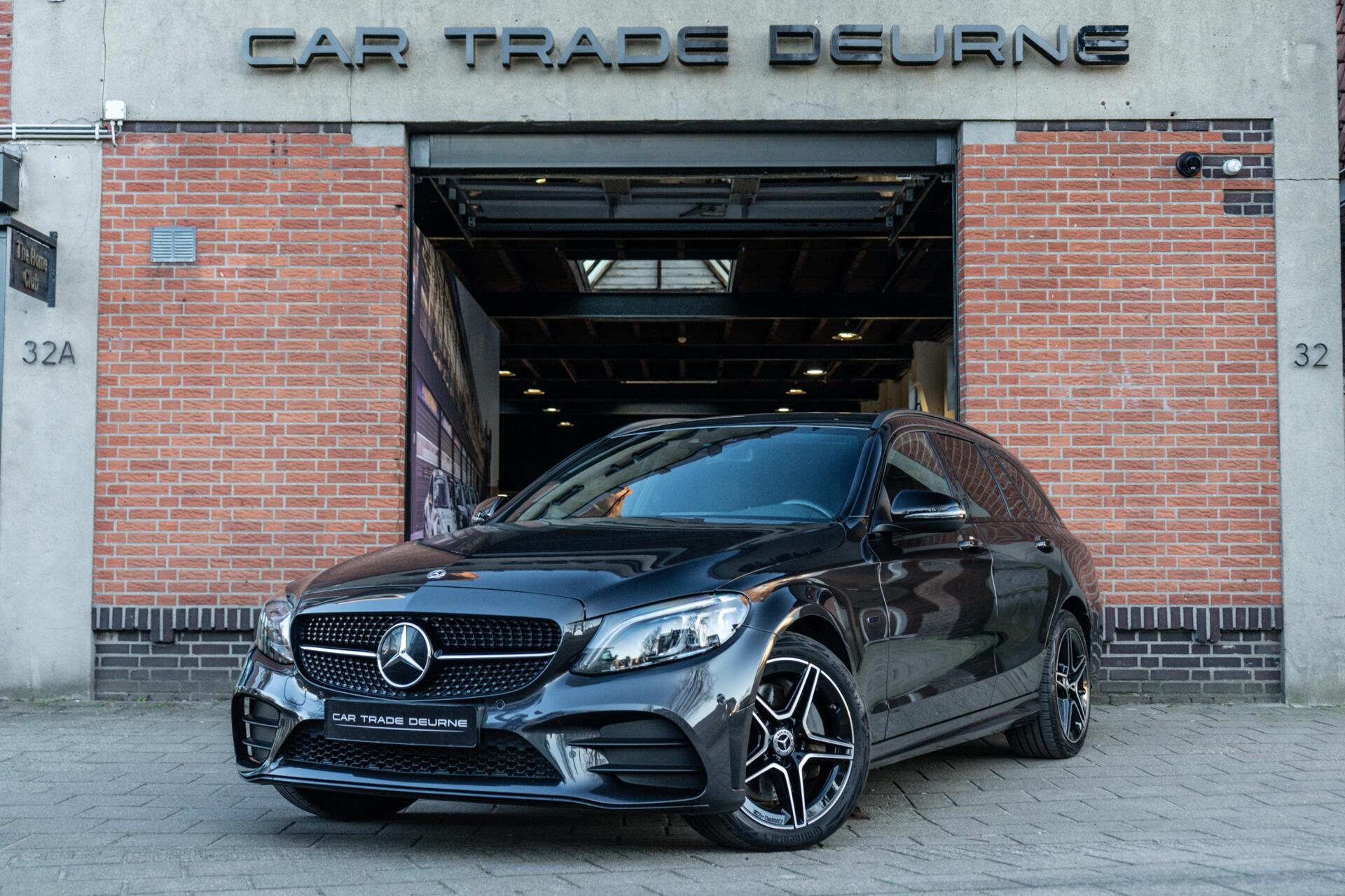 Mercedes-Benz C 300 E 300 e AMG Night Trekhaak / Apple / ACC 2021 - voorkant