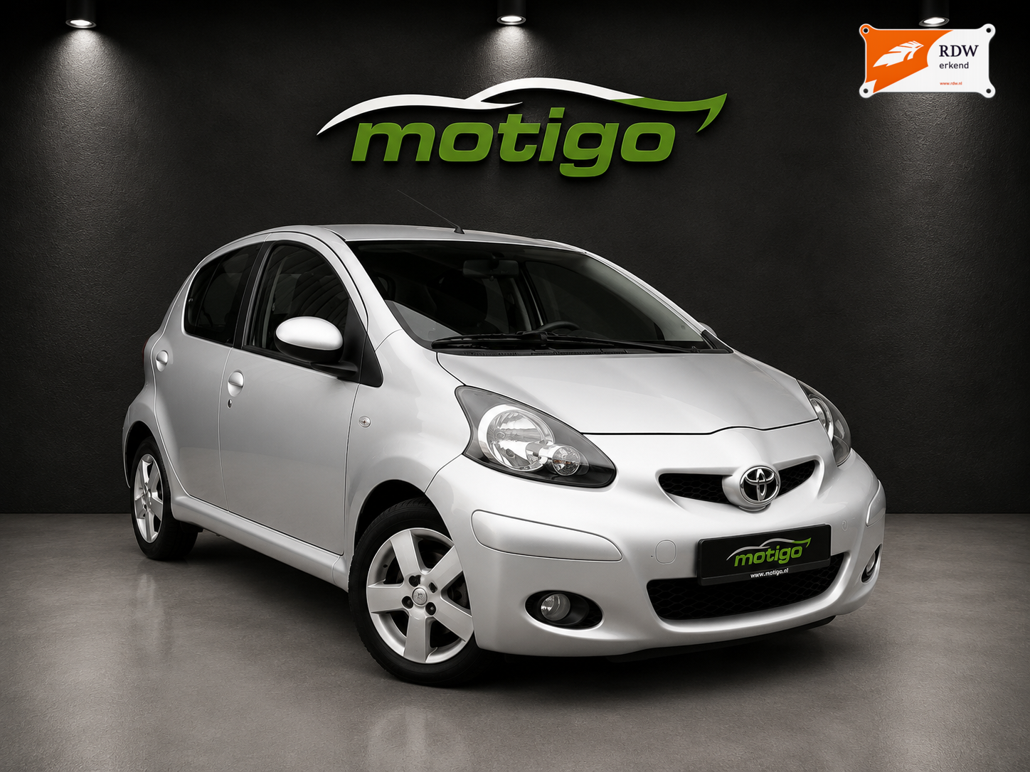 Toyota Aygo 1.0-12V  Navigator automaat airco, nieuwe apk 2011 - voorkant