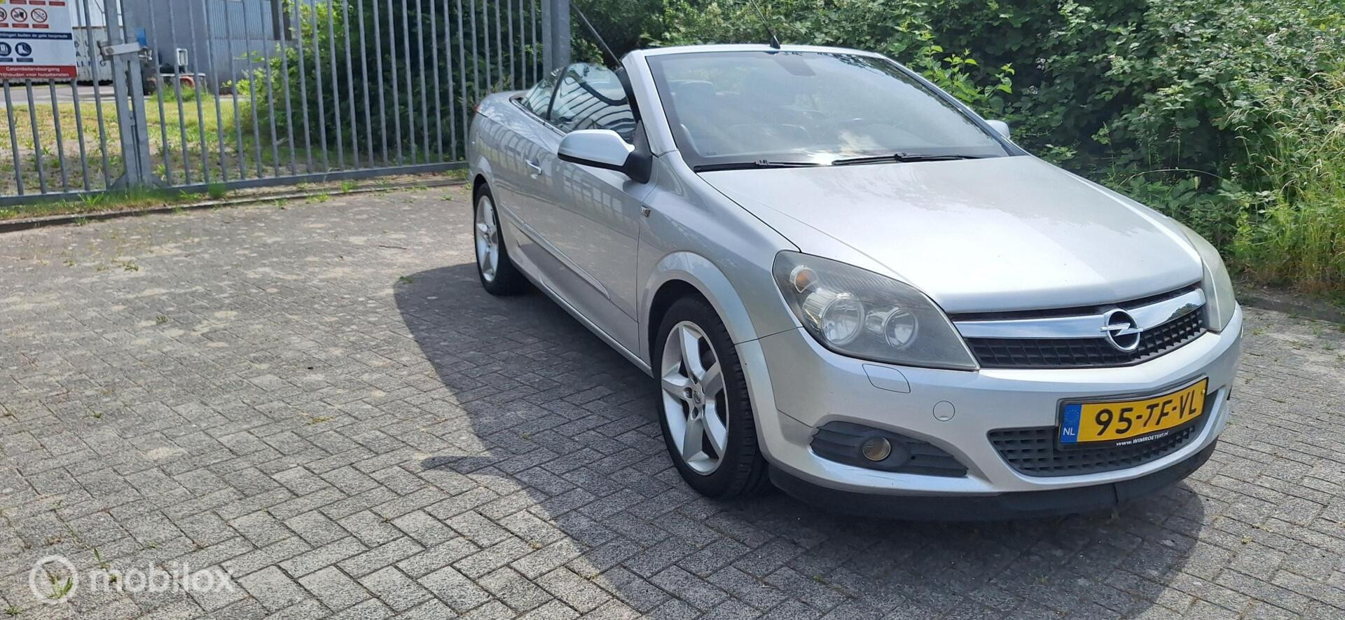 Foto van Opel Astra Twin Top