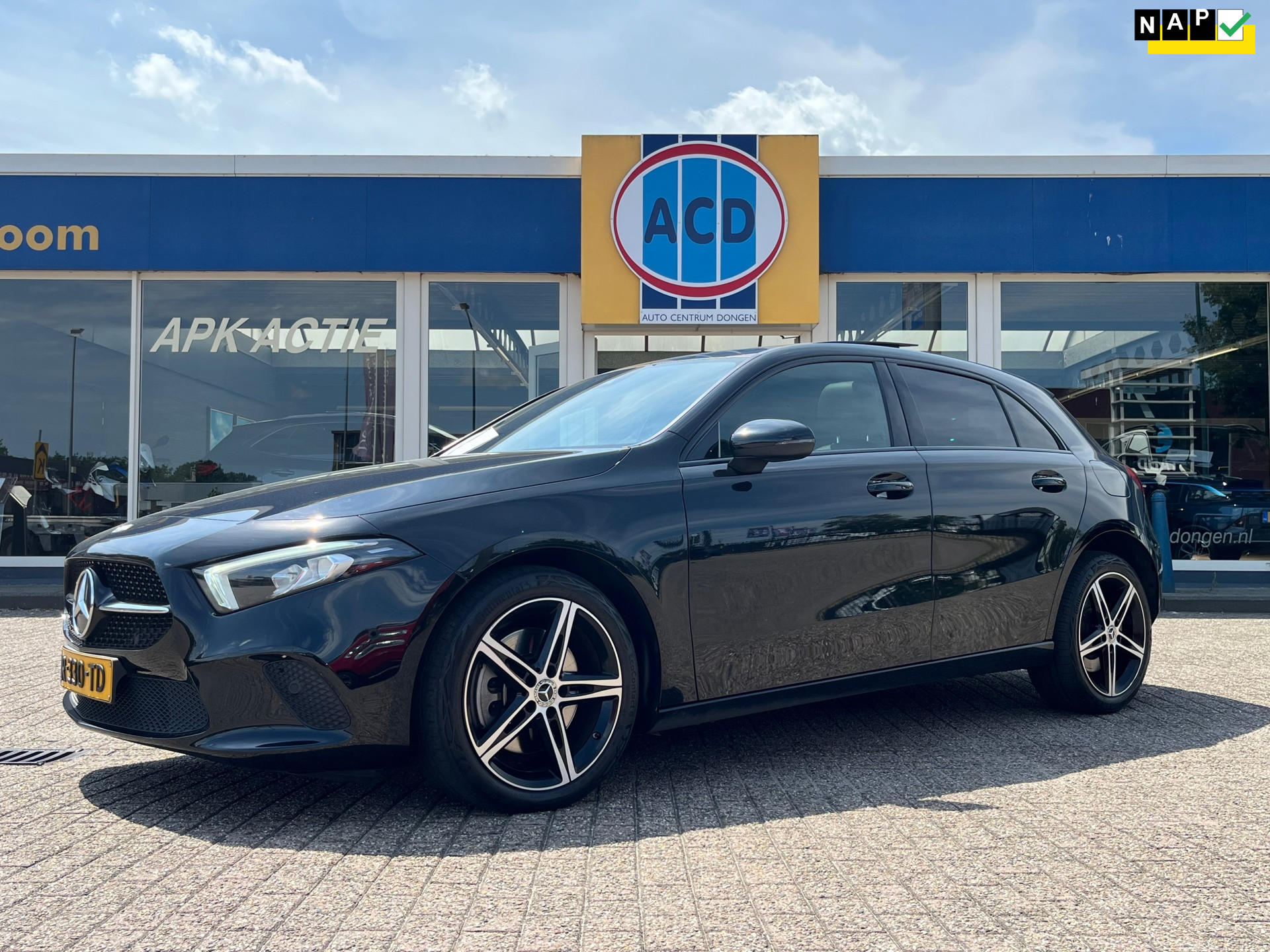 Mercedes-Benz A 250 E 250 e Luxury Line | PanoramaDak | Orig. NL | Bj 12-2022 | SOH 98% | 2022 - voorkant