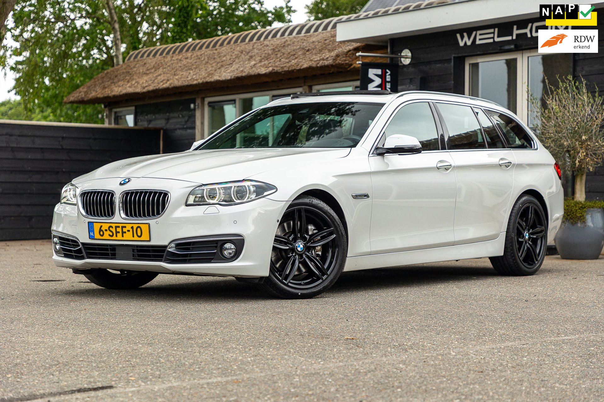 BMW 528i 528i High Executive Panoramadak I Soft Close I Adaptive Cruise I Hifi I Head Up I Mineralweiss I NL Auto I NAP 2013 - voorkant