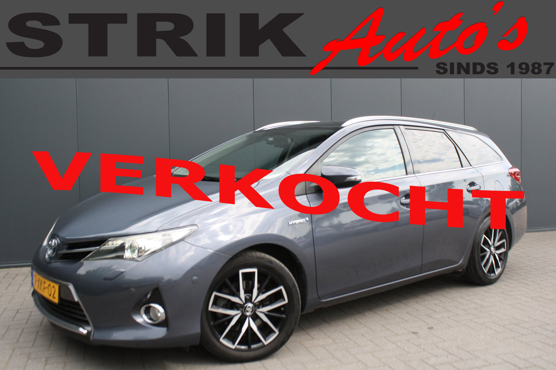 Toyota Toyota Auris 1.8 Hybrid Lease - NAVIGATIE - CAMERA - PANORAMADAK - PDC 2014 - voorkant