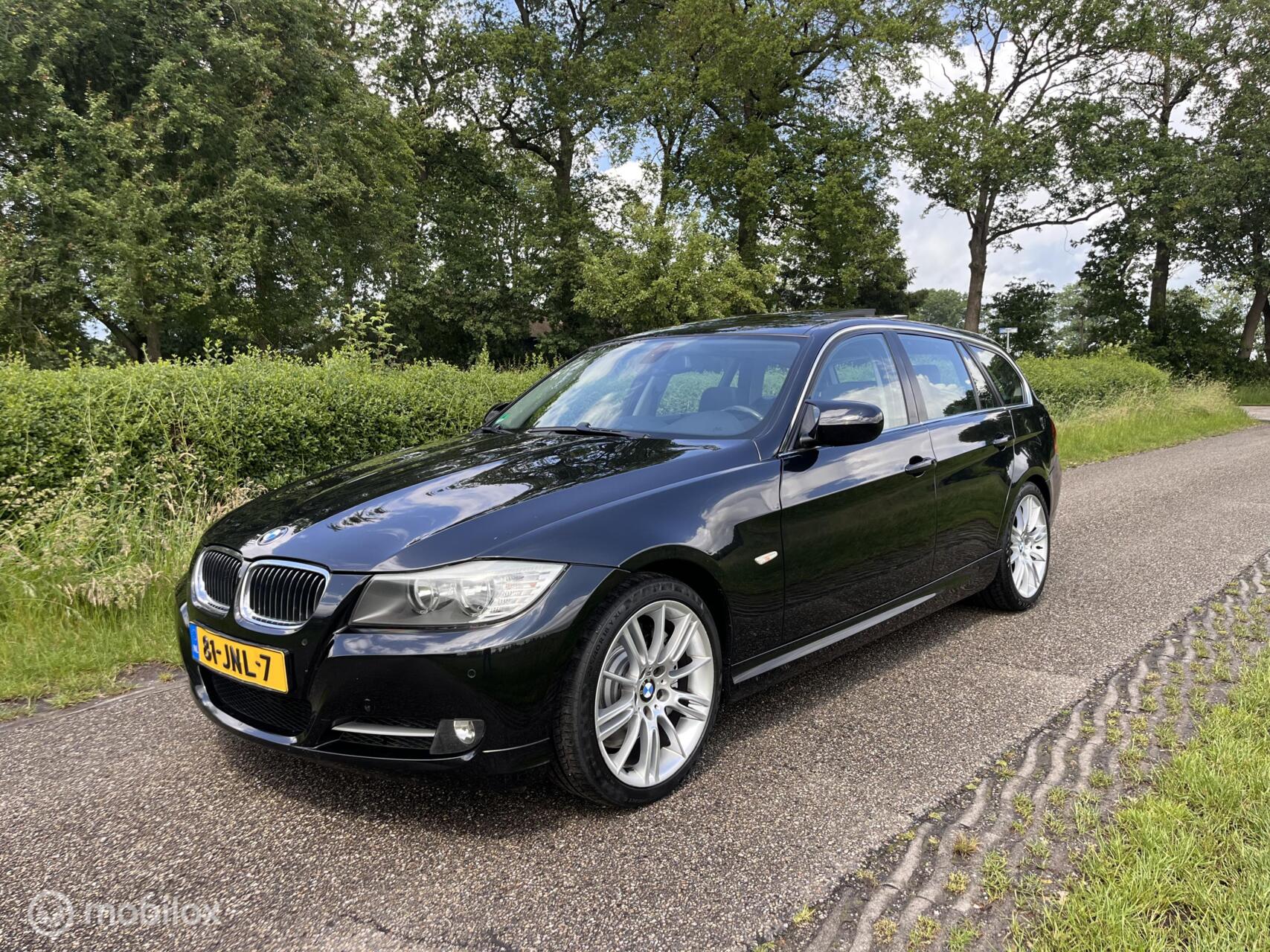 BMW 3er Reihe 335i Executive LCI | VOLLEDIGE HISTORIE 2009 - voorkant