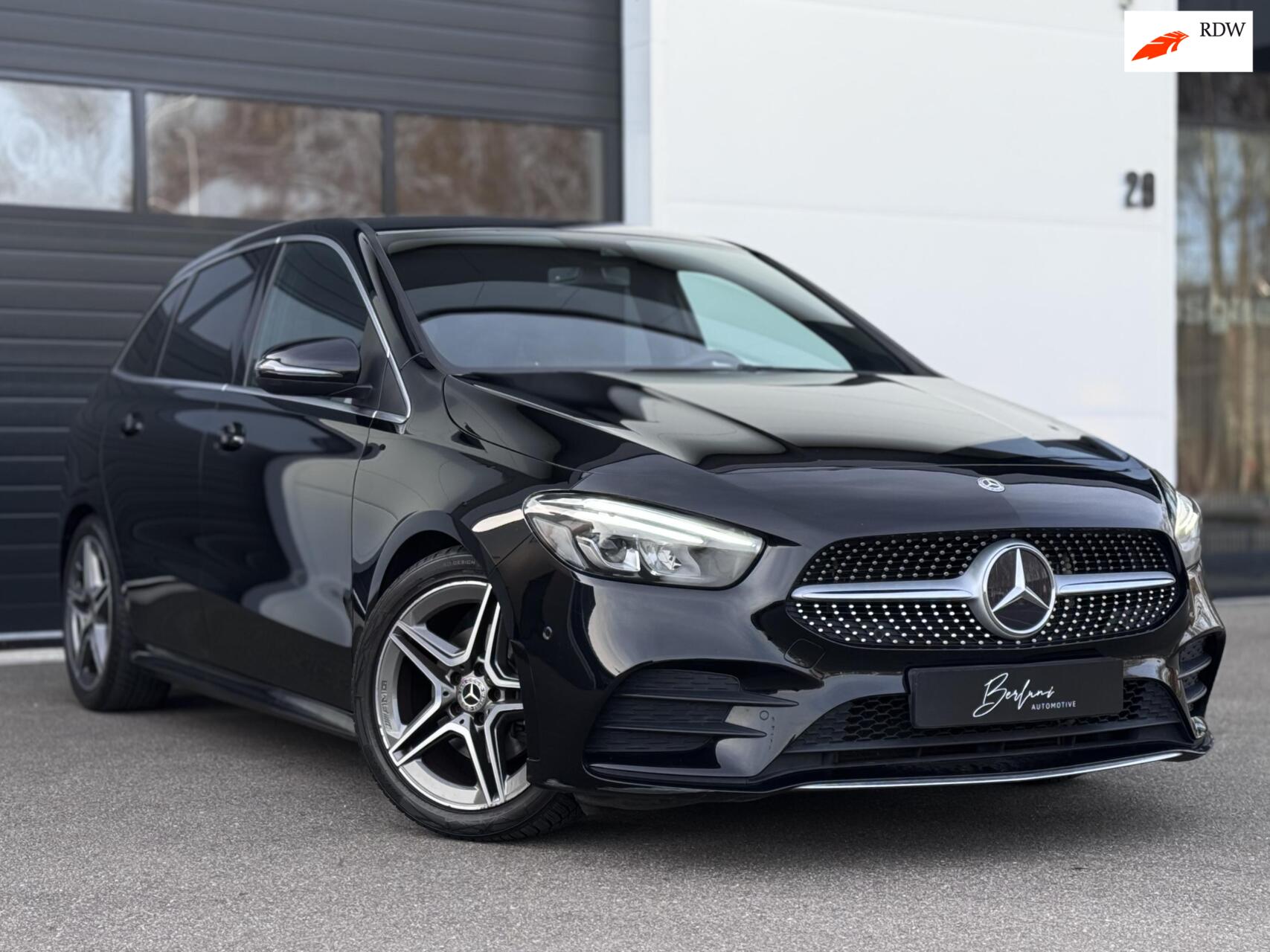Mercedes-Benz B 200 200 Business Solution AMG Camera | 163PK 2019 - voorkant