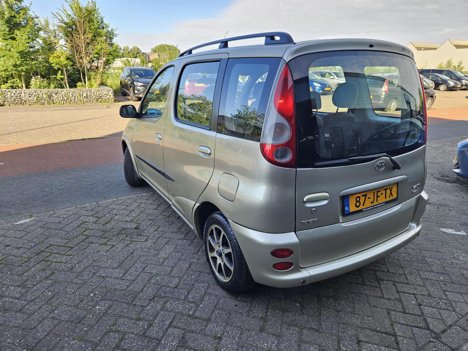 Foto van Toyota Toyota Yaris Verso