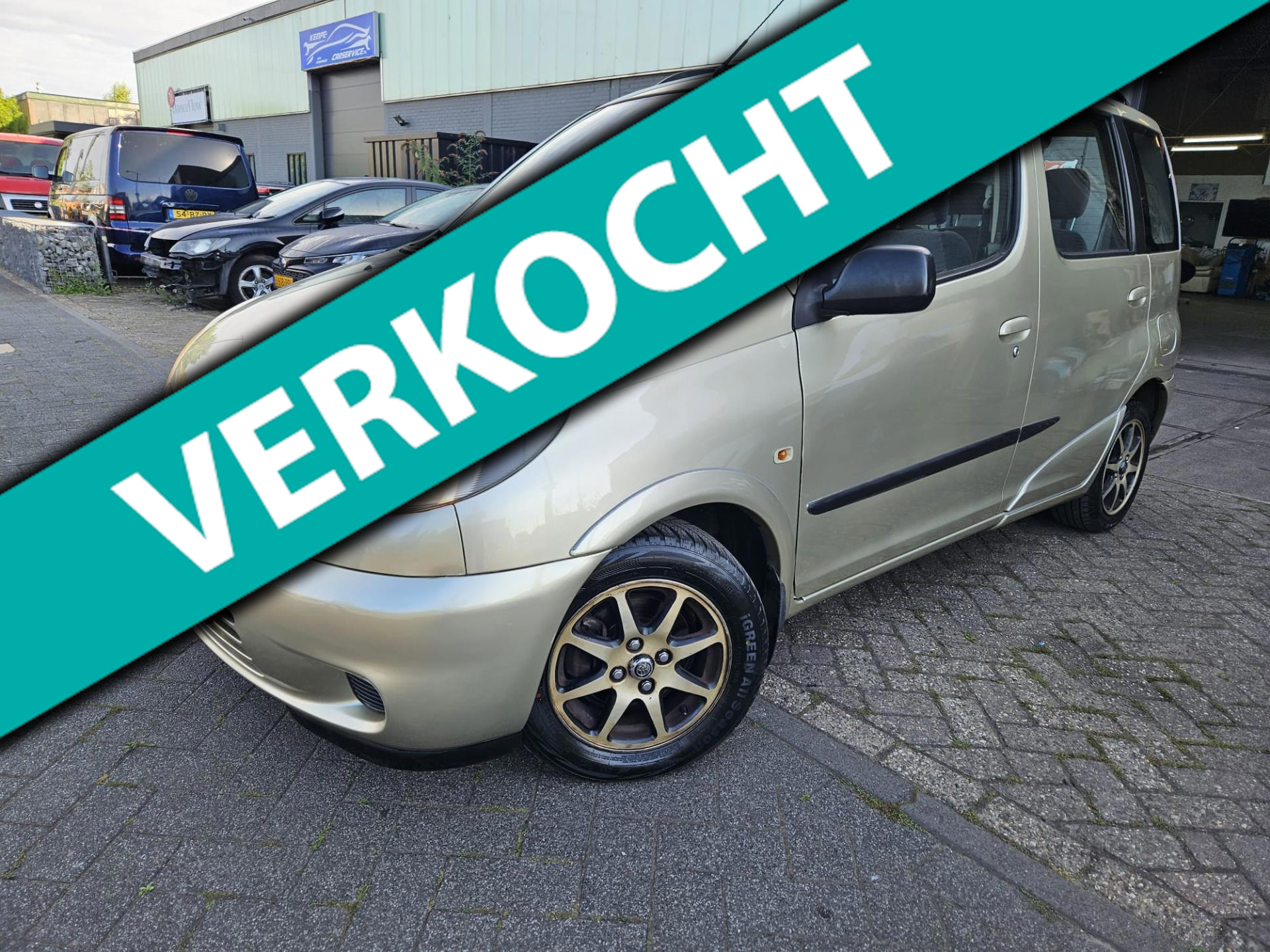 Toyota Toyota Yaris Verso 1.3-16V VVT-i Sol AUTOMAAT AIRCO 2002 - voorkant