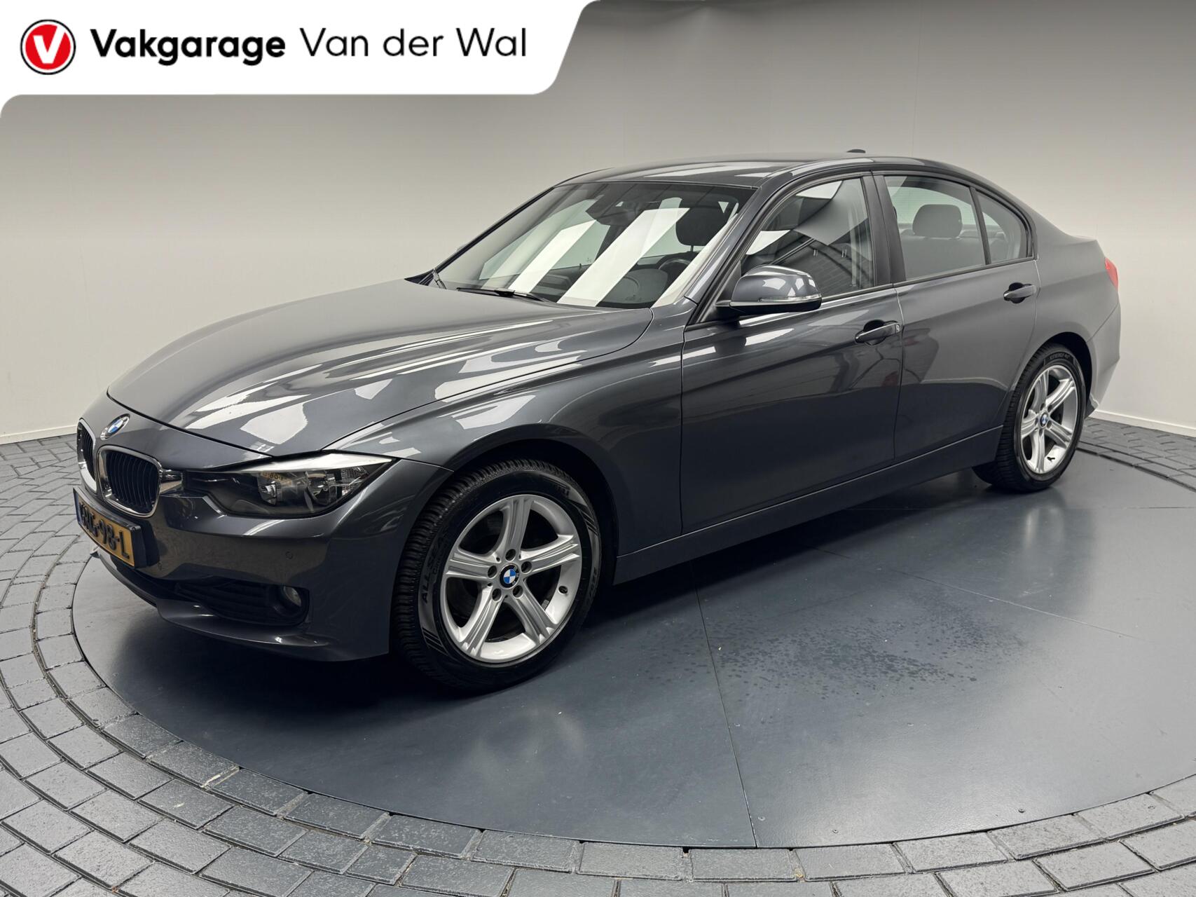 BMW 316i 316i Trekhaak-Clima-Cr.contr-Stoelverwarming-Parkeersensoren-Lm17''velgen 2013 - voorkant
