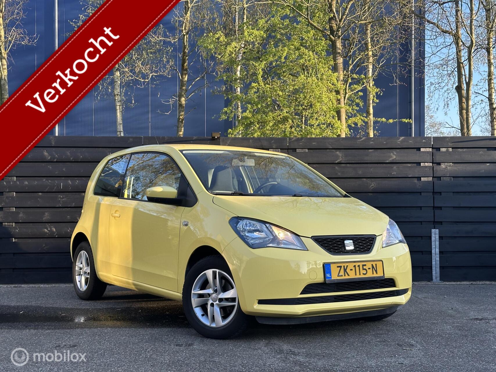 Seat Mii 1.0 Style Chic | Airco | All-season | 2012 | GEEL | 2012 - voorkant