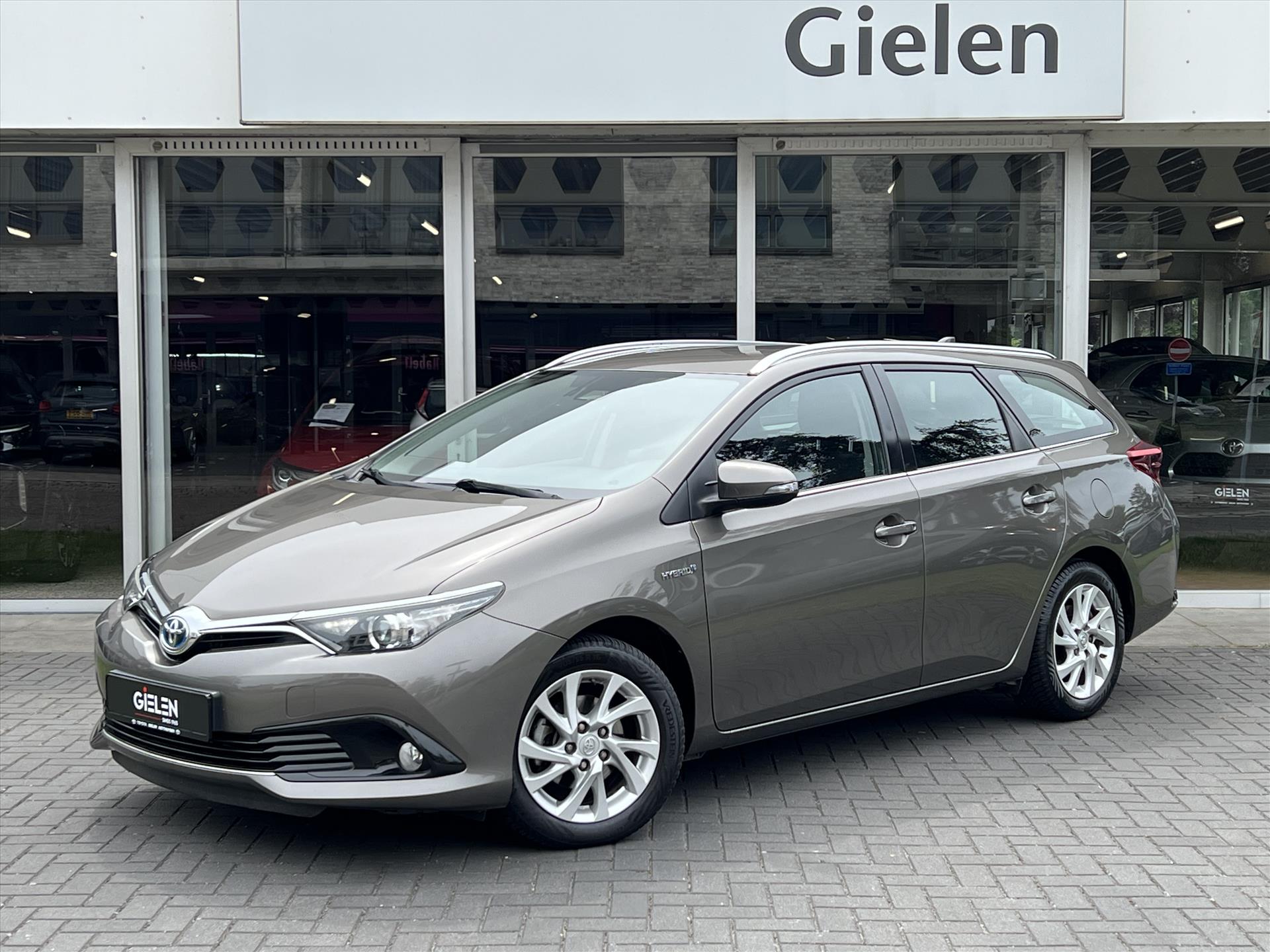 Toyota Toyota Auris 1.8 Hybrid Dynamic | Cruisecontrol, Keyless, Climate control, Navigatie 2018 - voorkant