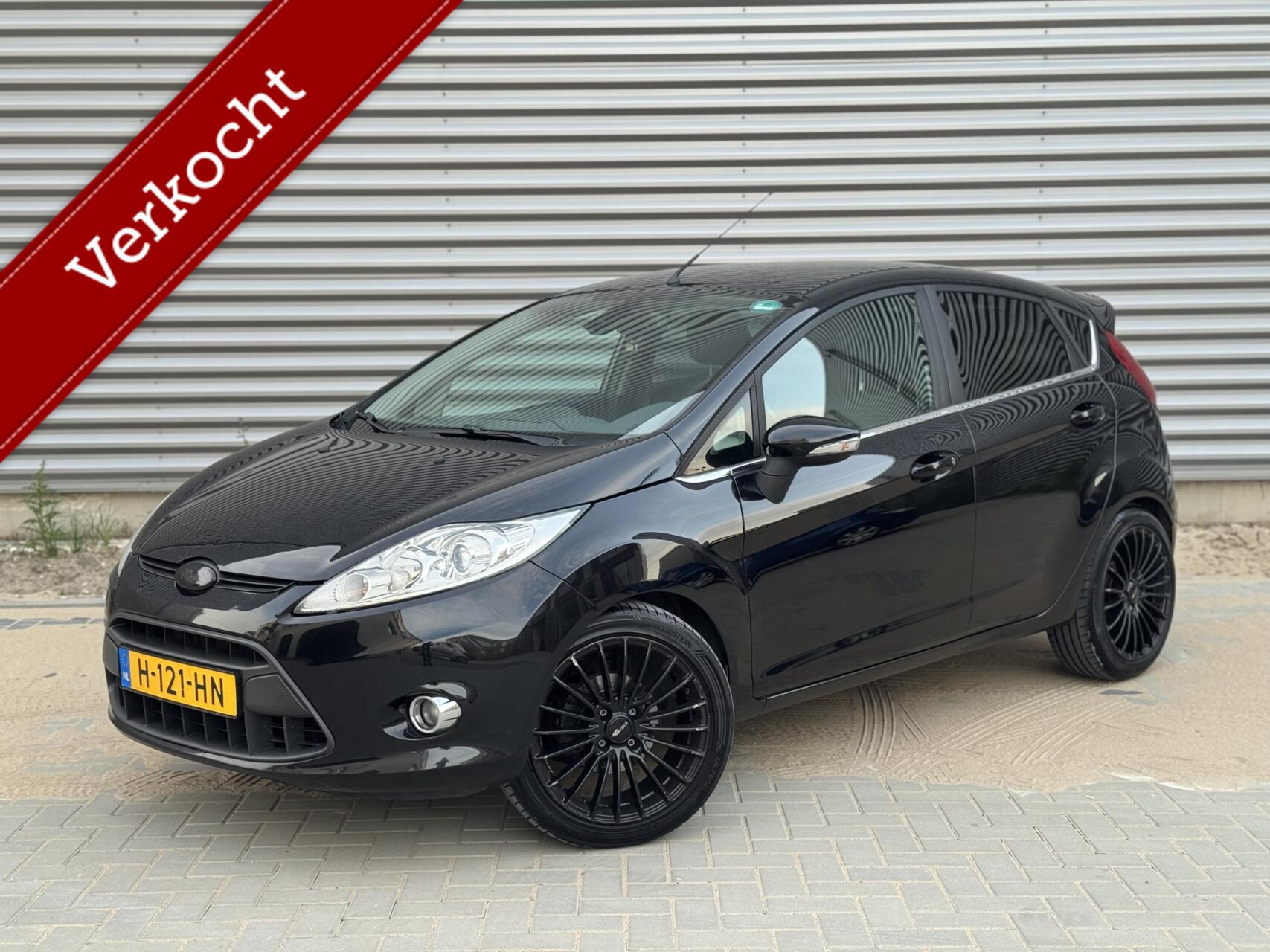 Ford Fiesta 1.6 Titanium | Airco | cruisecontrol 2010 - voorkant
