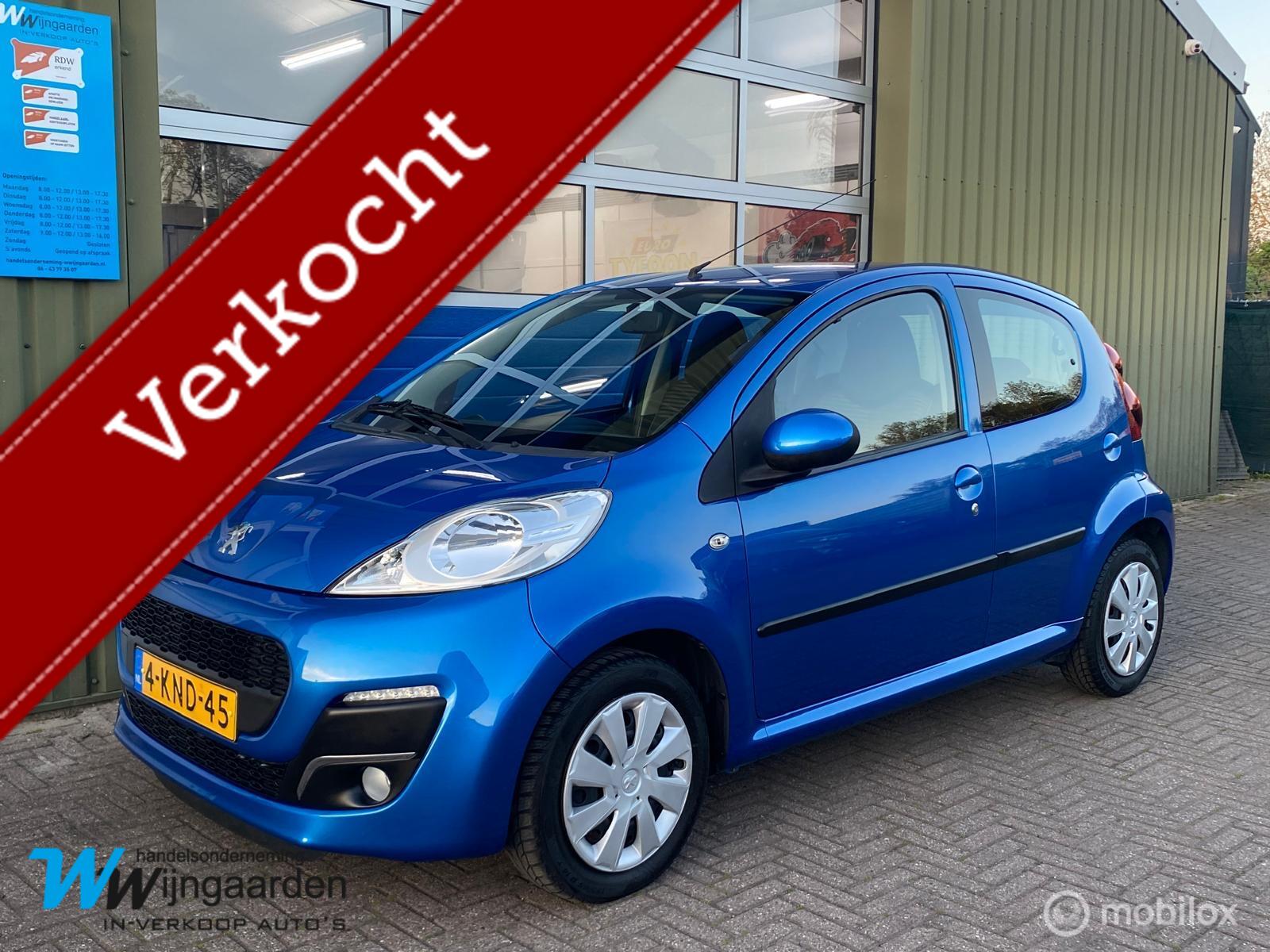 Peugeot 107 1.0 Active|Led dagrijverlichting|5-deurs|Airco| 2013 - voorkant