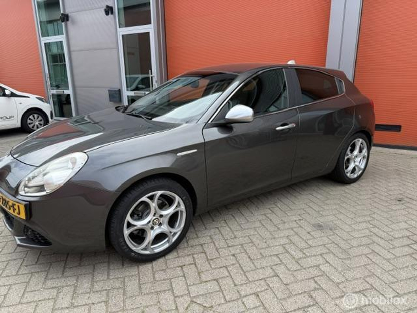 Alfa Romeo Alfa Giulietta 1.4 T Progression 170 PK- APK 2027 2010 - voorkant