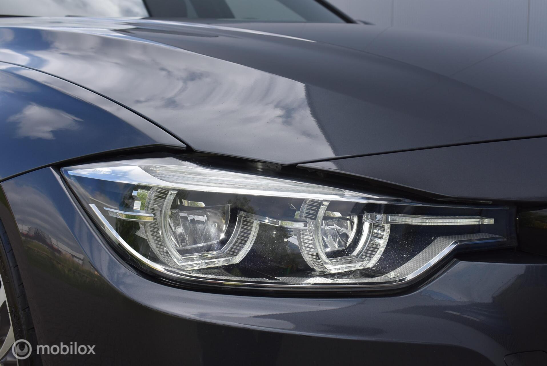 Foto van BMW 330i