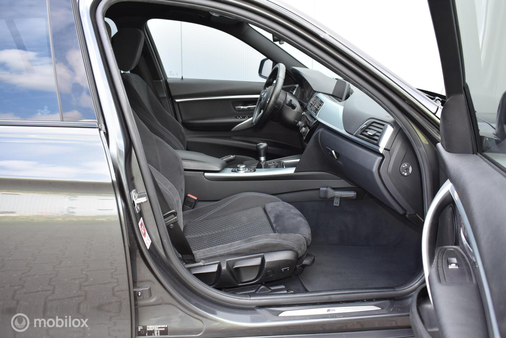 Foto van BMW 330i
